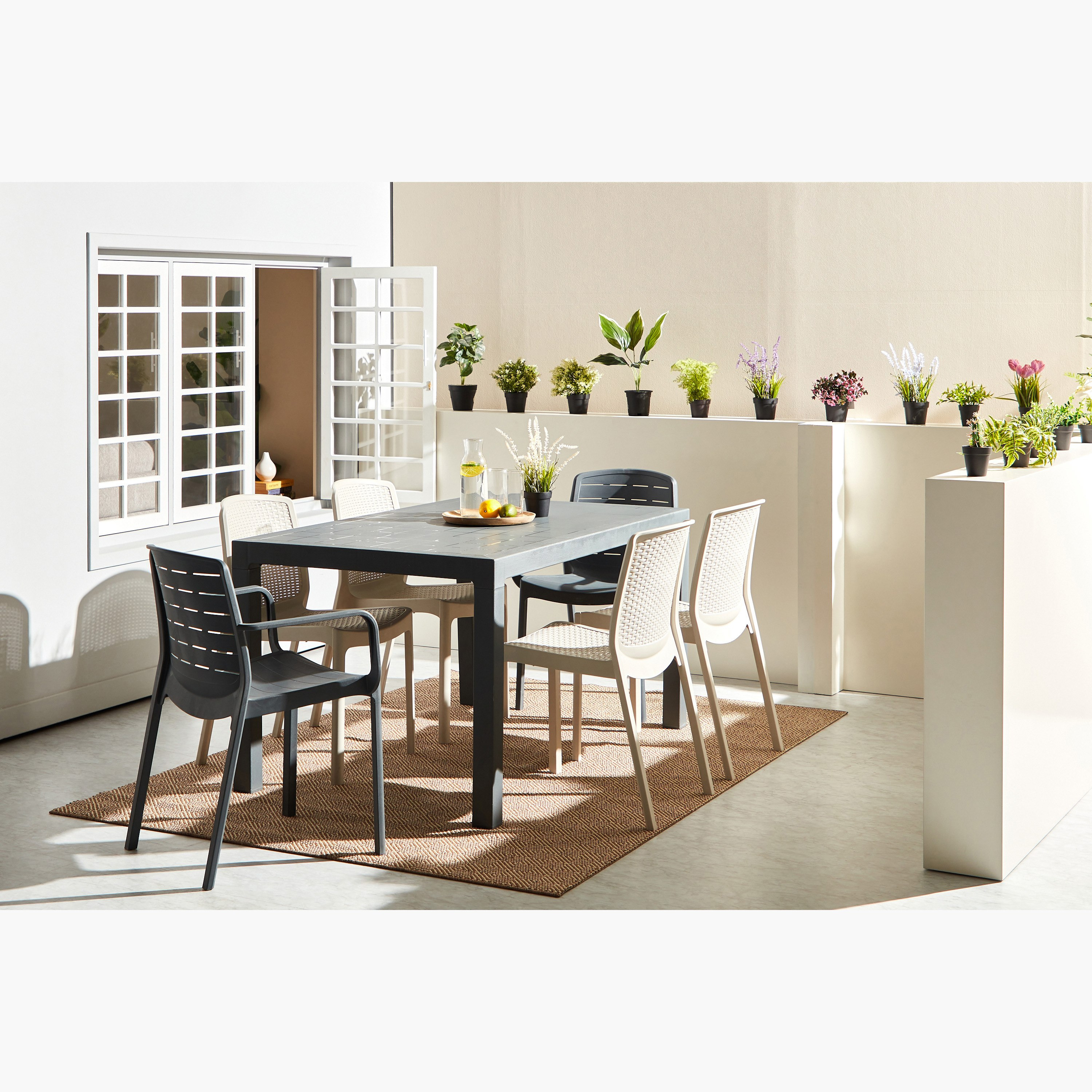 كرسي بمساند ذراعين للمساحات الخارجية من فيرا فيستا-hbxfurniture-outdoor-swingsandchairs-image-9