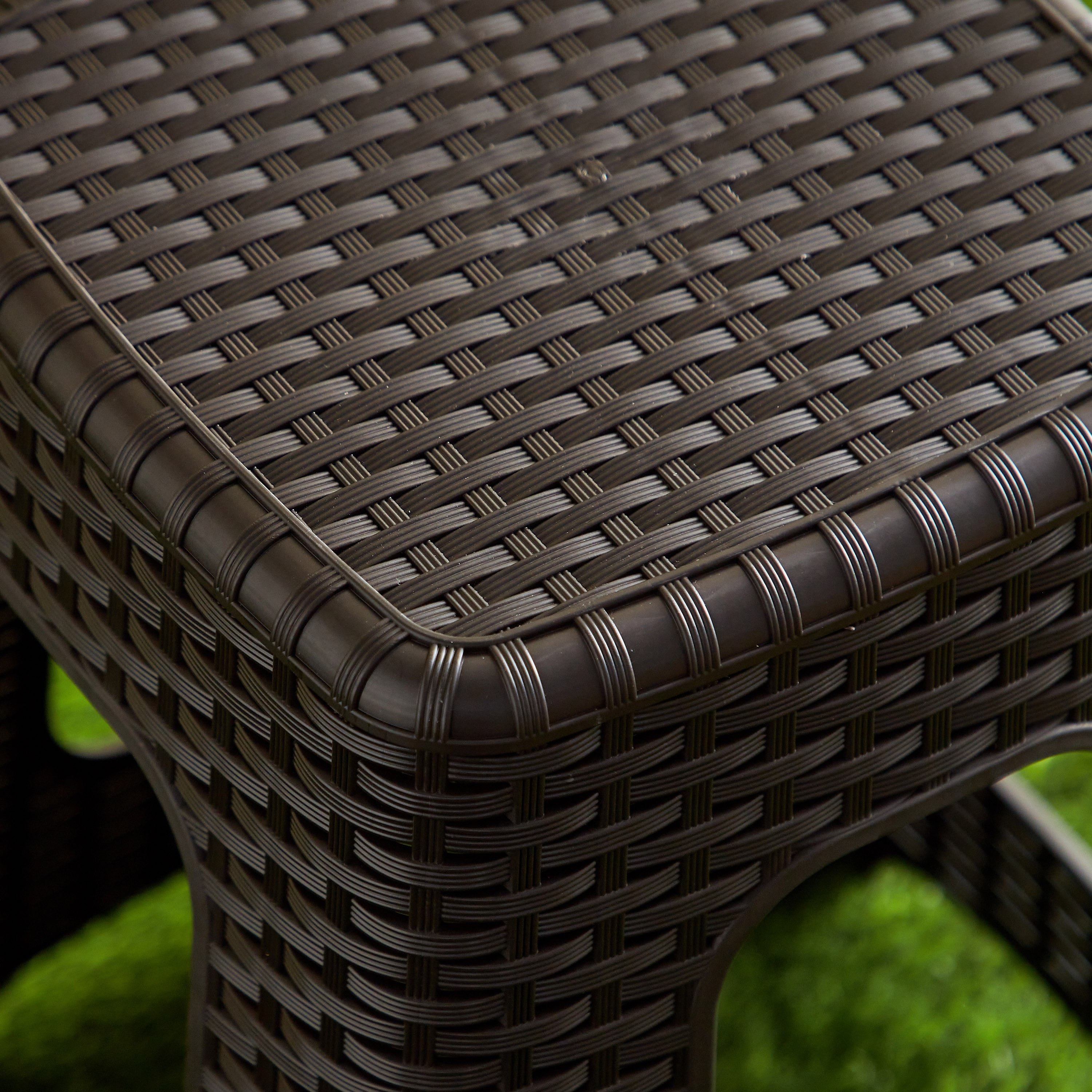 مقعد من فيرا فين-hbxfurniture-outdoor-swingsandchairs-image-3