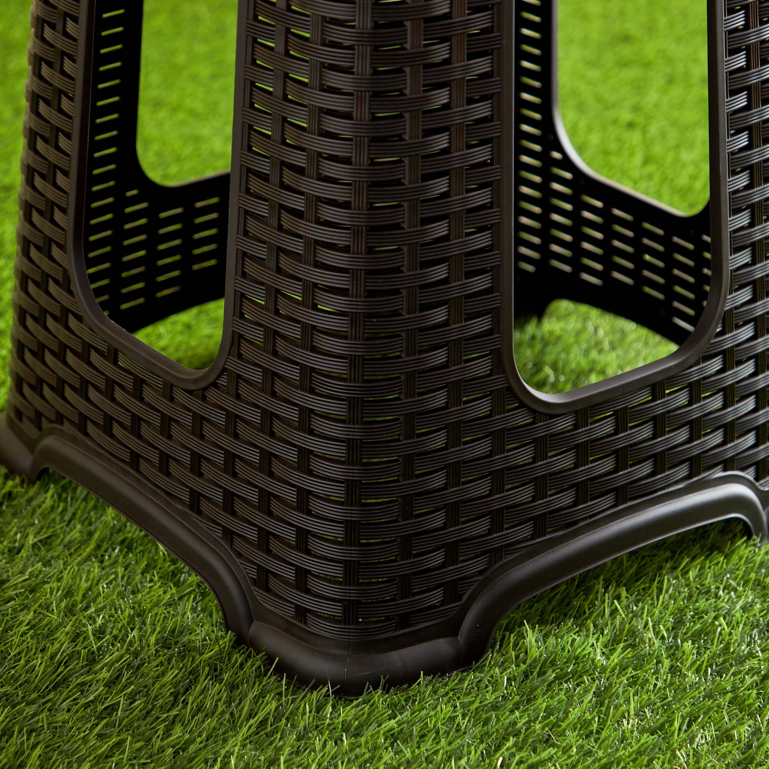مقعد من فيرا فين-hbxfurniture-outdoor-swingsandchairs-image-4