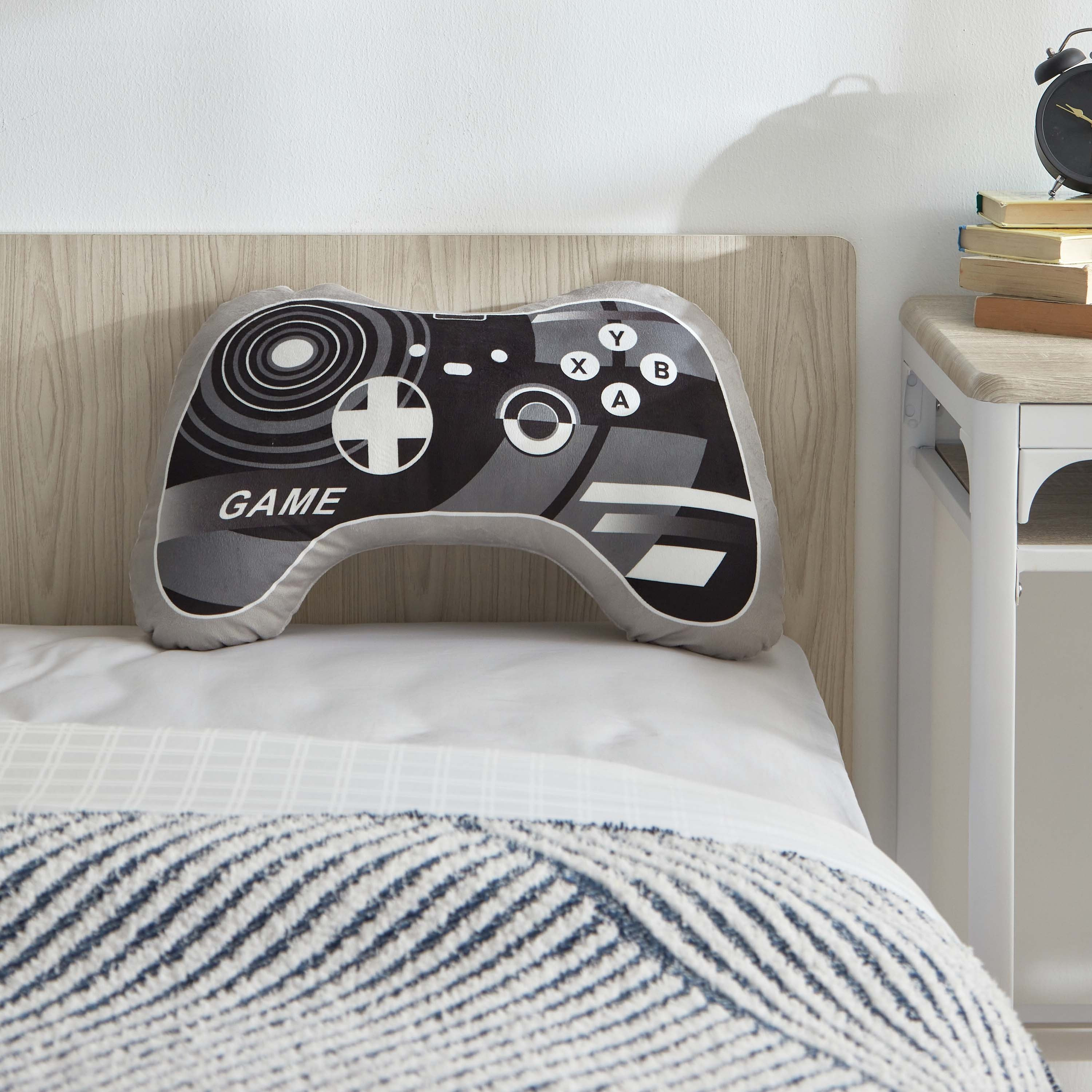 وسادة محشوة بوليستر بتصميم جهاز تحكم عن بعد من سينتور - 50x30 سم-hbxhomeware-hbxkidsandyouth-image-1