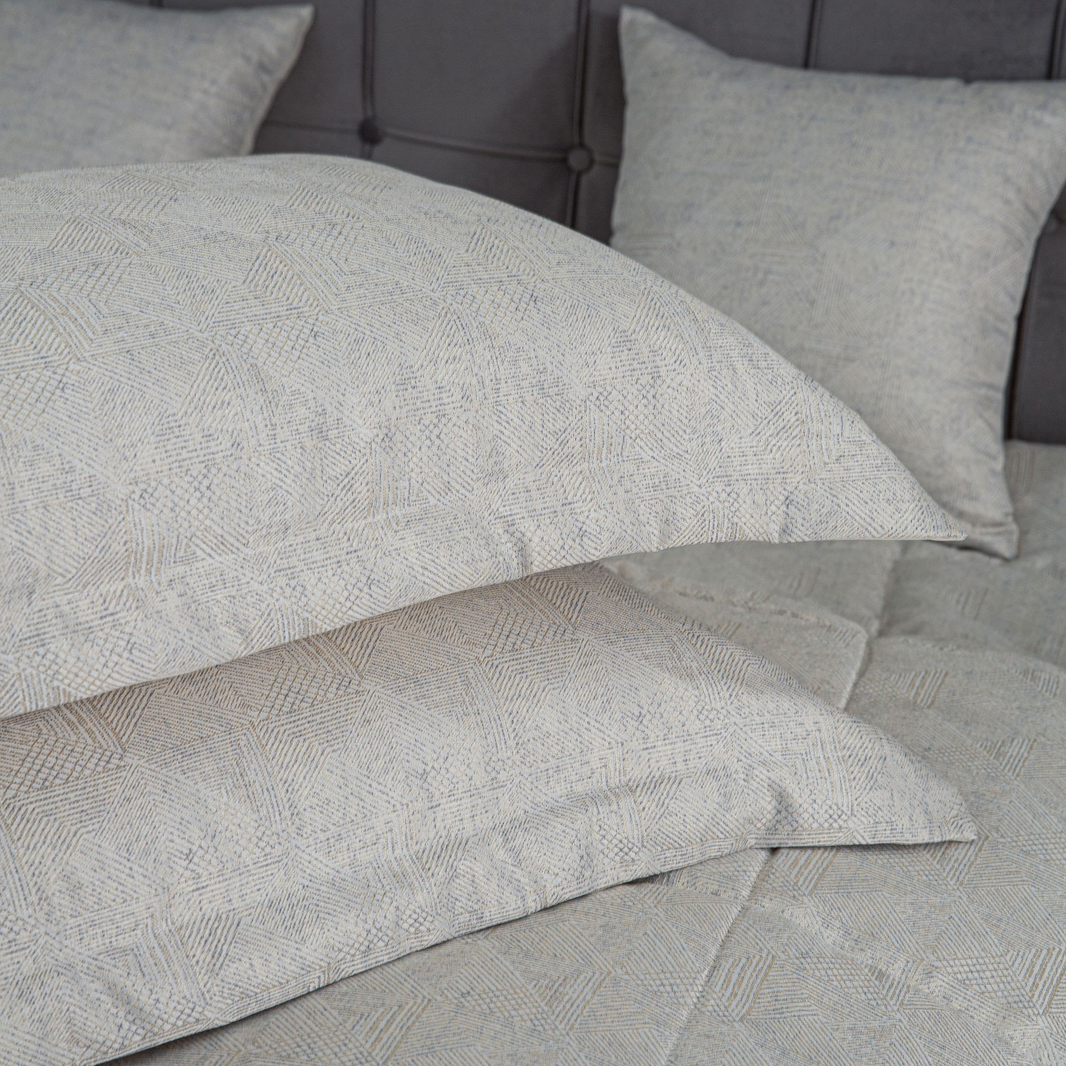 طقم لحاف كينج جاكارد 7 قطع من بروكيد - 220x240 سم-hbxhomeware-hbxdecorandfurnishings-image-5