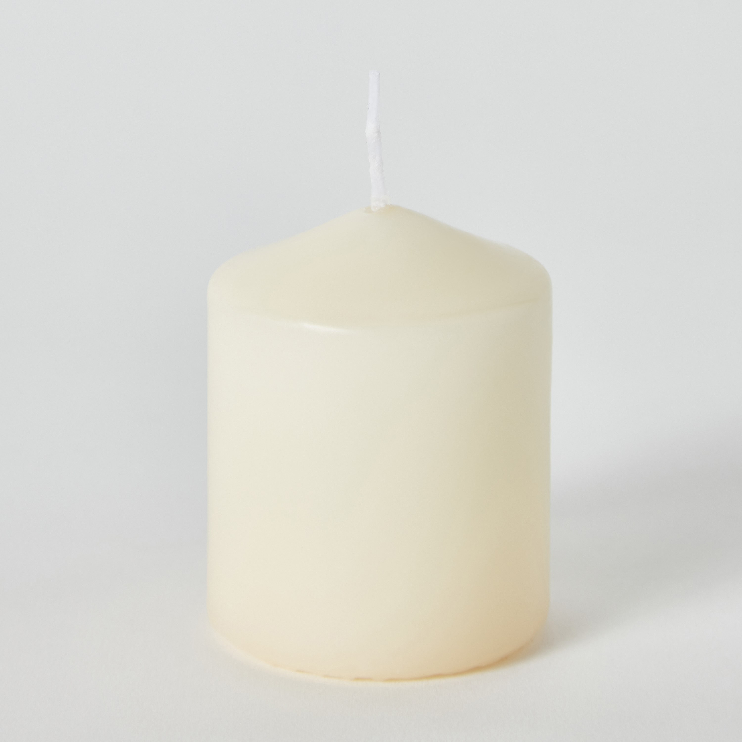 شمعة عمودية معطرة برائحة الفانيليا من فيلا - 135 جم-hbxlivingroom-decorandaccessories-candles-image-5