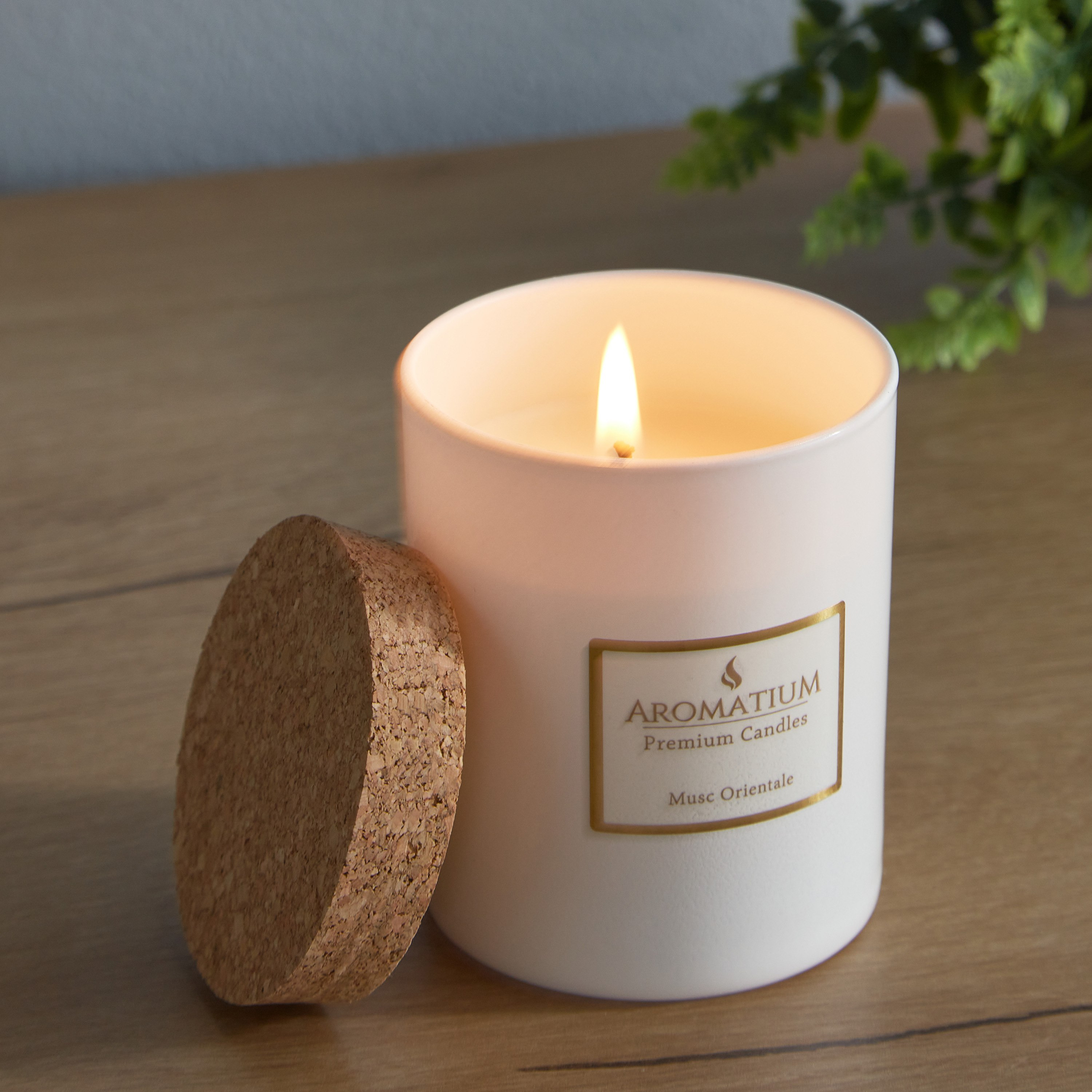 جرة شمع زجاجية معطرة برائحة ماندارينا وأمبار من فيلا - 140 جم-hbxlivingroom-decorandaccessories-candles-image-2