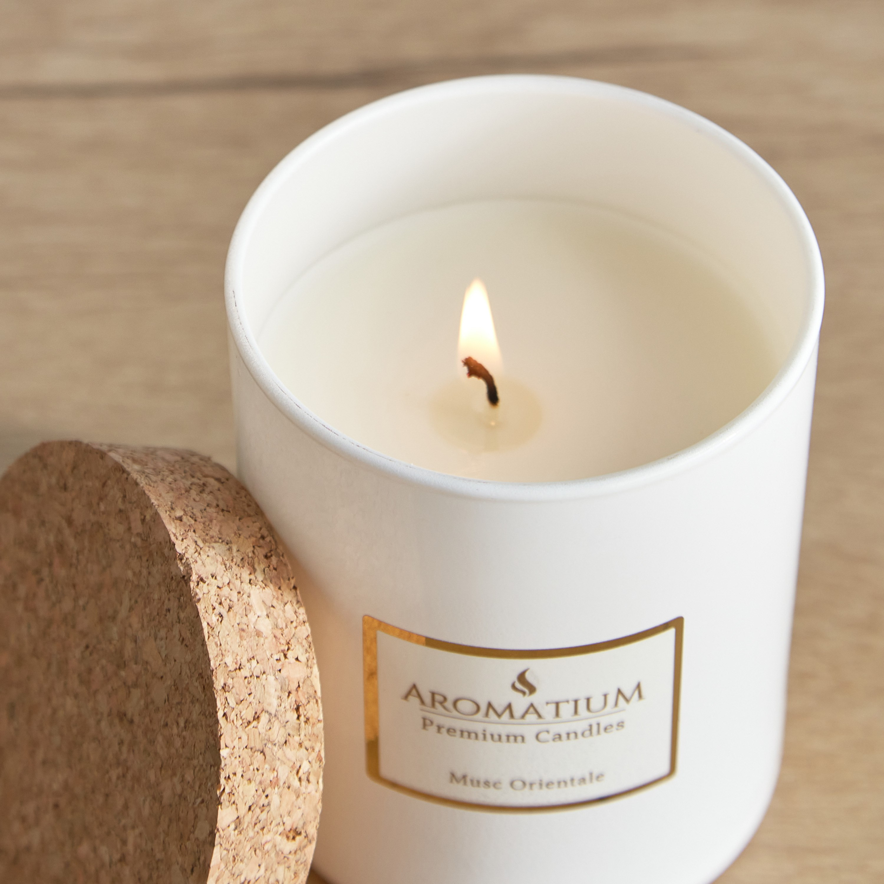 جرة شمع زجاجية معطرة برائحة ماندارينا وأمبار من فيلا - 140 جم-hbxlivingroom-decorandaccessories-candles-image-3
