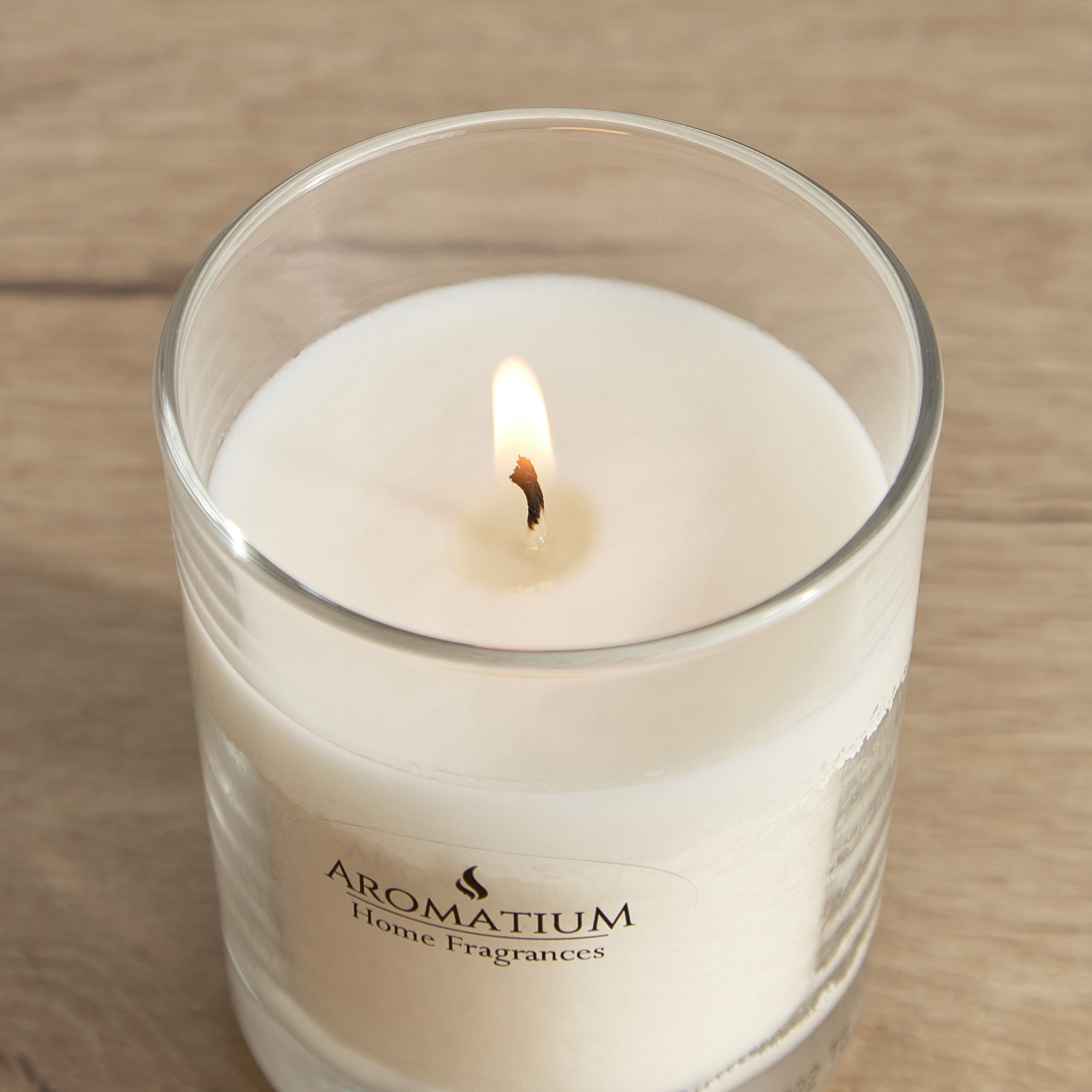 جرة شمع زجاج برائحة جوز الهند من فيلا أروماتيوم -125 جرام-hbxlivingroom-decorandaccessories-candles-image-3
