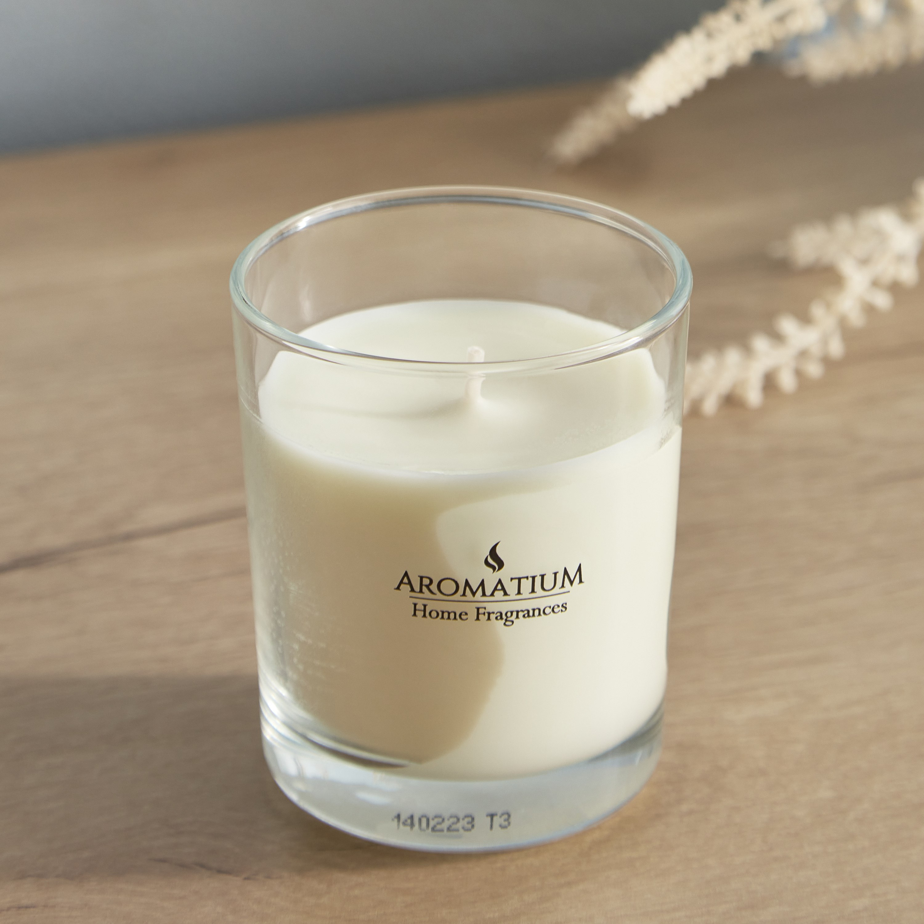 جرة شمع زجاج برائحة الفانيلا أروماتيوم من فيلا - 125 جرام-hbxlivingroom-decorandaccessories-candles-image-1