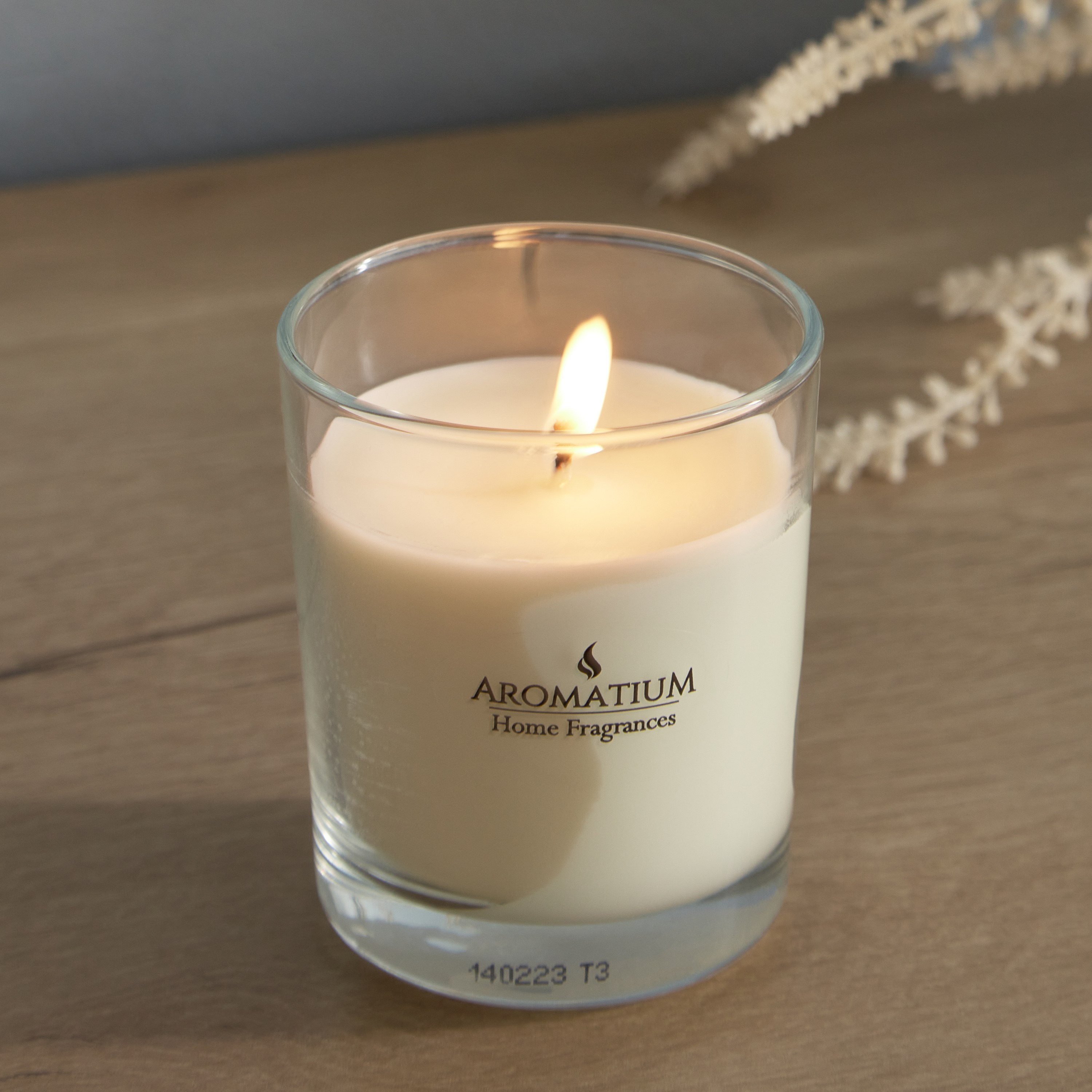 جرة شمع زجاج برائحة الفانيلا أروماتيوم من فيلا - 125 جرام-hbxlivingroom-decorandaccessories-candles-image-2