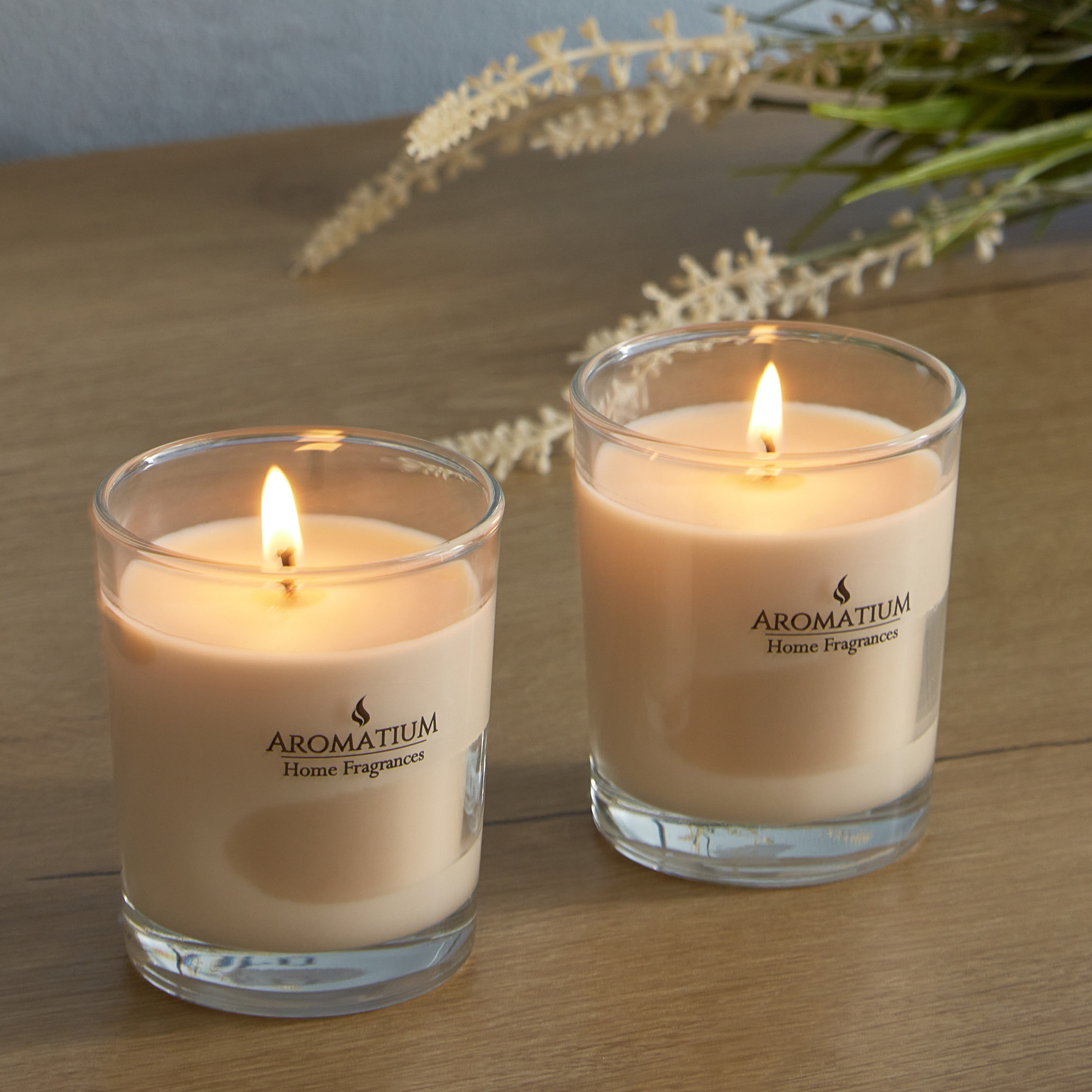 طقم جرة شمع زجاجية معطرة برائحة تشاي لاتيه من فيلا أروماتيوم - 100 جرام-hbxlivingroom-decorandaccessories-candles-image-2