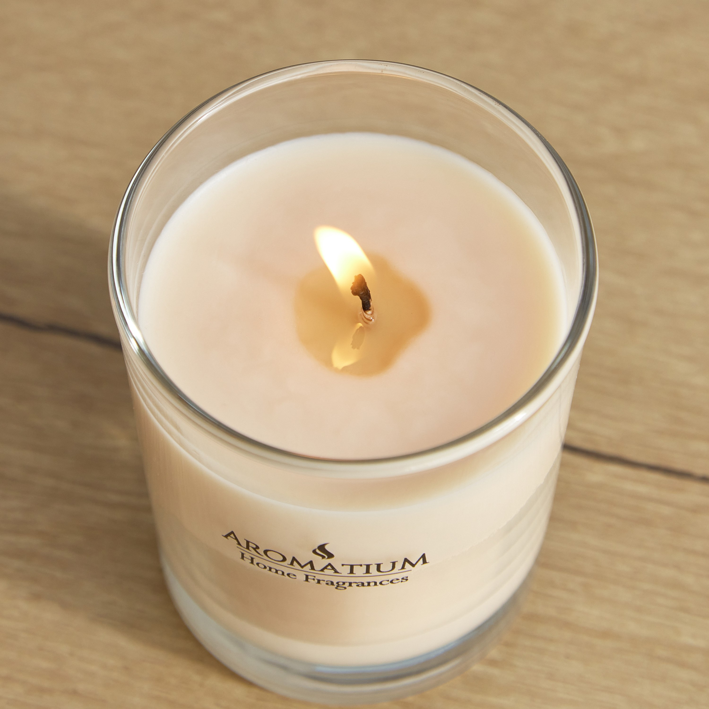 طقم جرة شمع زجاجية معطرة برائحة تشاي لاتيه من فيلا أروماتيوم - 100 جرام-hbxlivingroom-decorandaccessories-candles-image-3