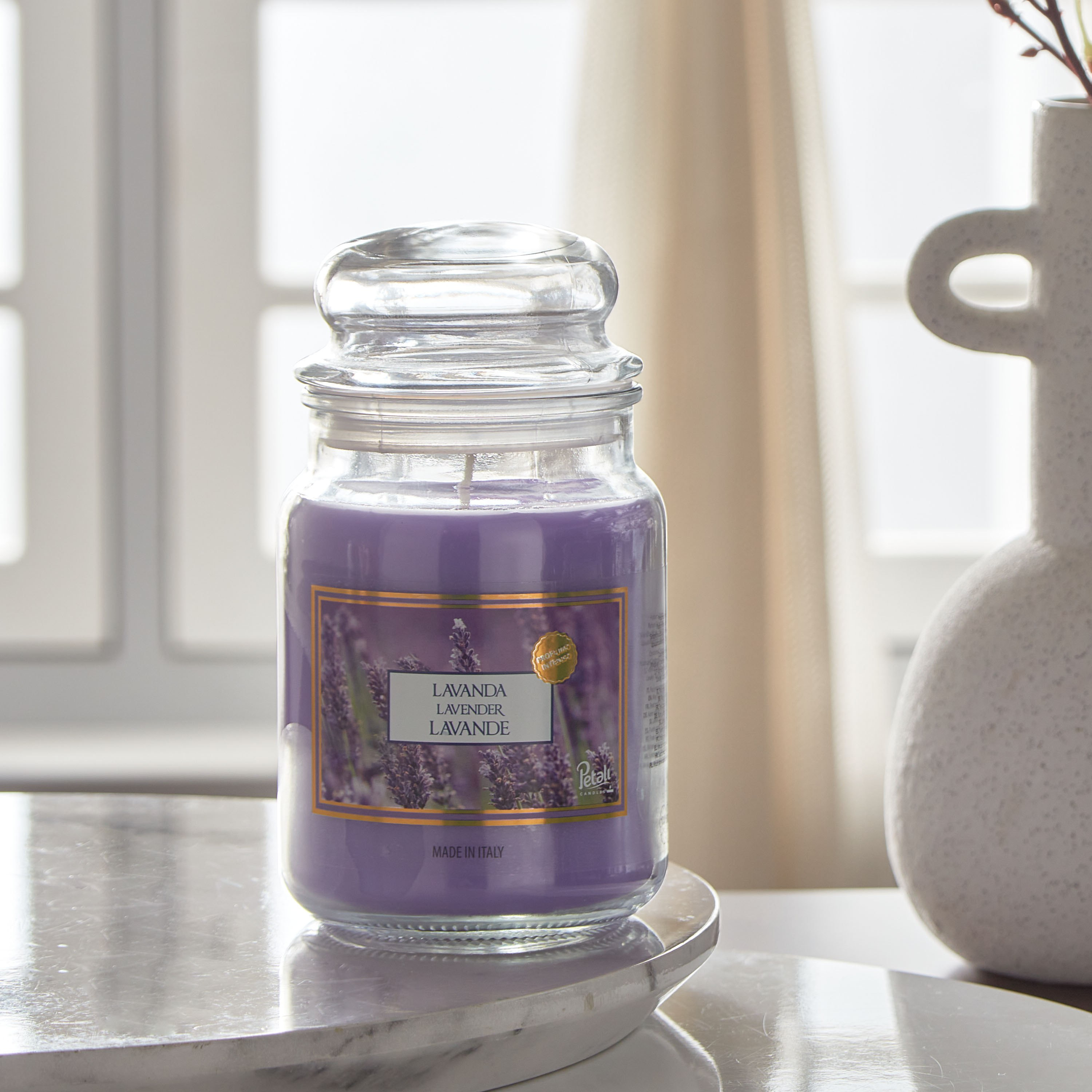 جرّة شمع لافيندر من فيلا بيتيلي - 550 جرام-hbxlivingroom-decorandaccessories-candles-image-1