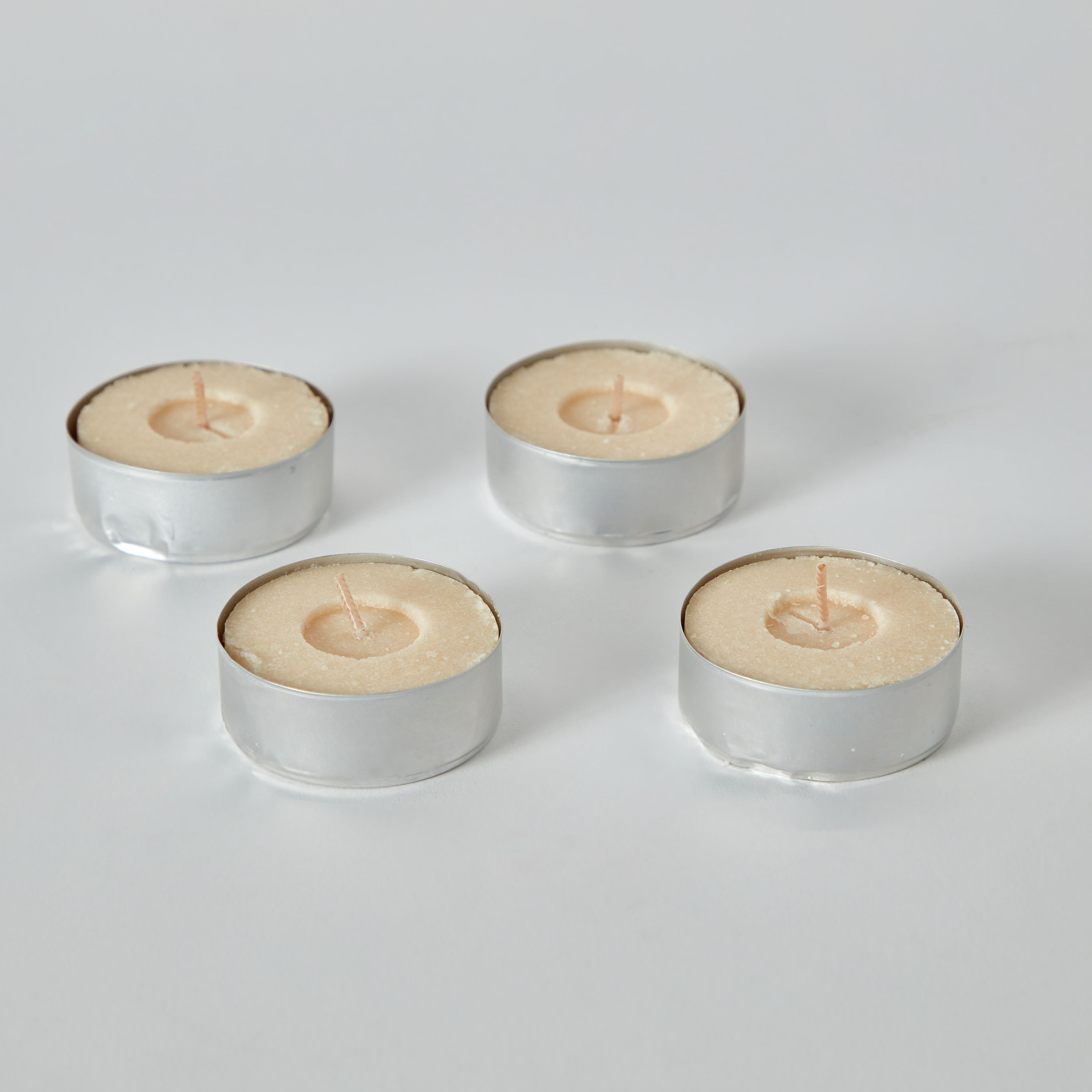 طقم شموع صغيرة 4 قطع برائحة الفانيلا من فيلا - 152 جرام-hbxlivingroom-decorandaccessories-candles-image-4