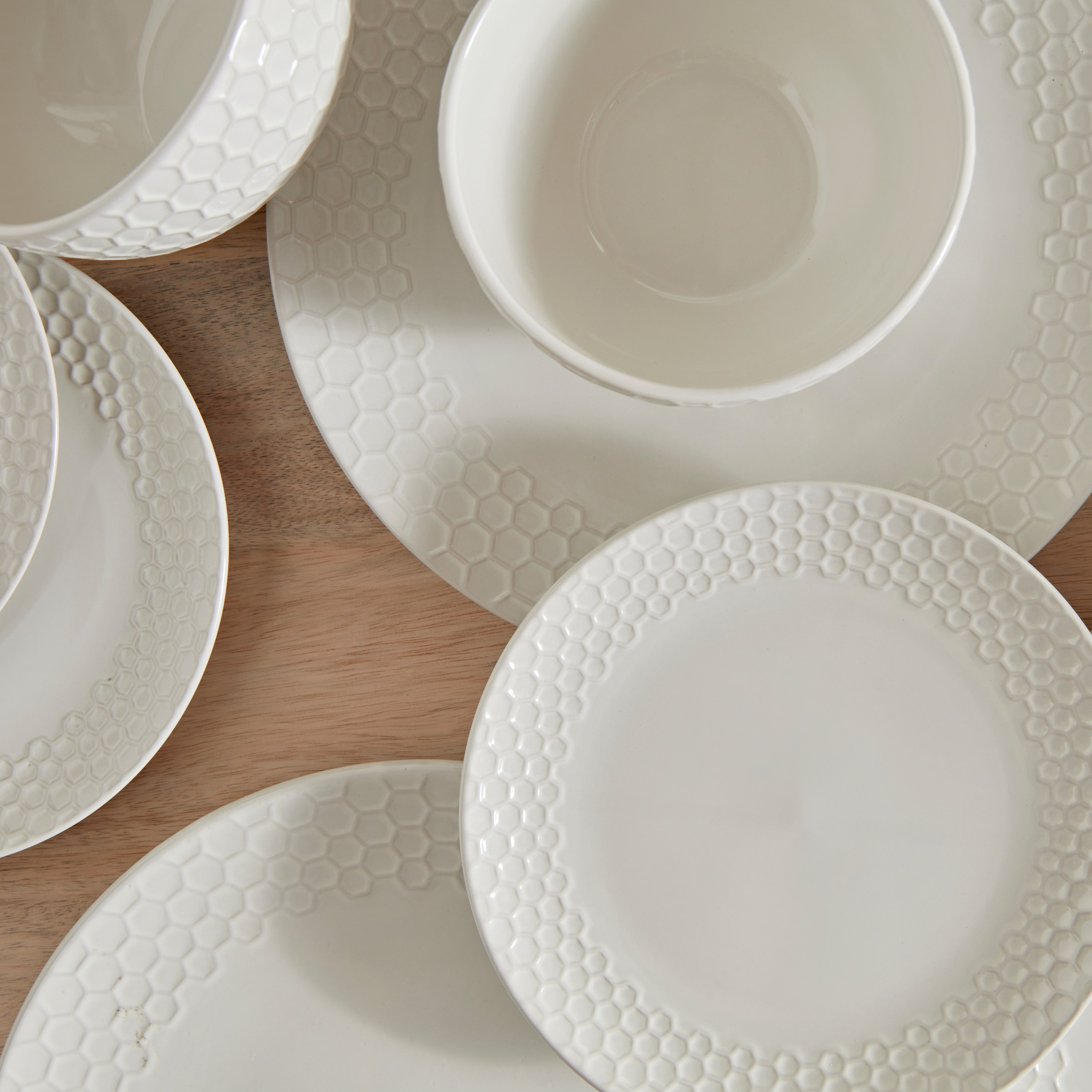 طقم عشاء خزف 18 قطعة من كريمي تايد-hbxhomeware-hbxkitchen-image-3