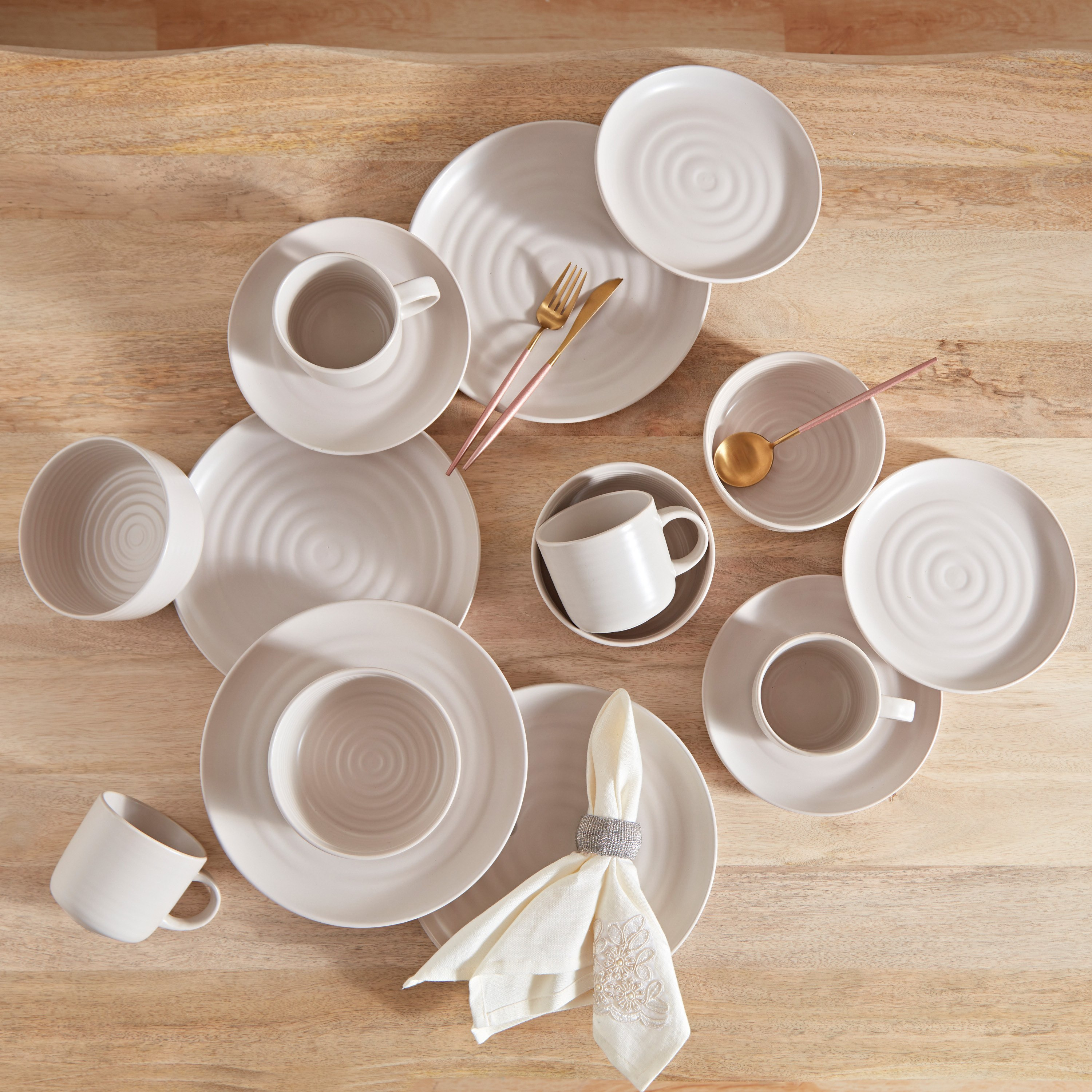 طقم عشاء خزف 16 قطعة من آشين أورا-hbxhomeware-hbxkitchen-image-1