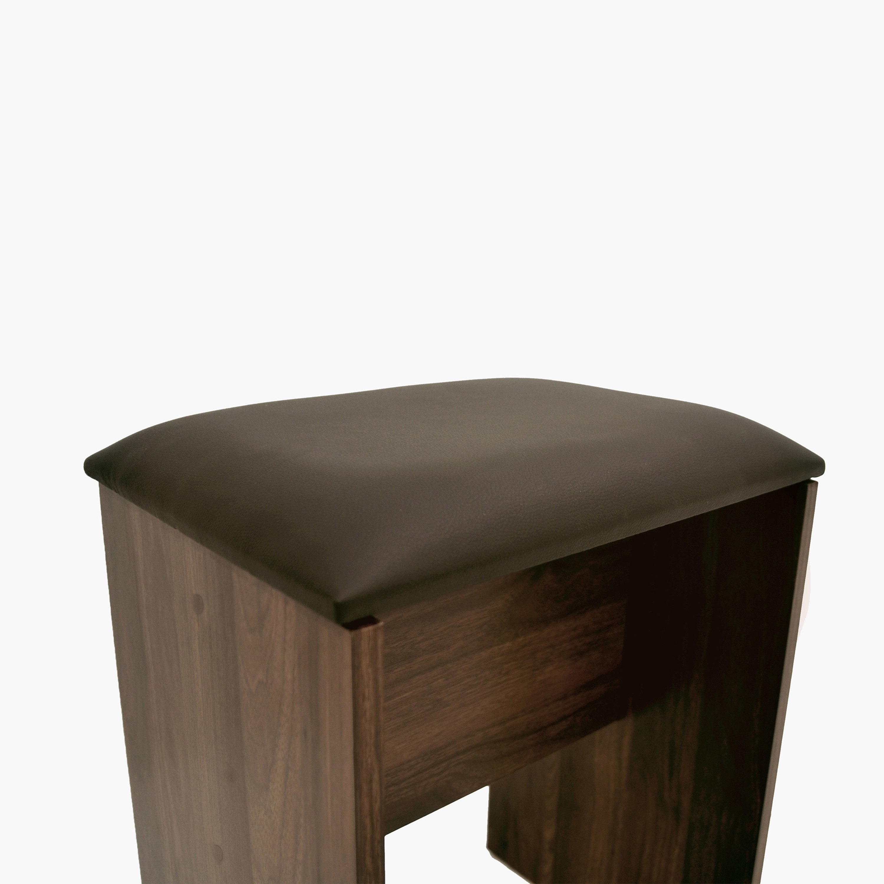 Kulltorp Plus Dresser with Mirror and Stool-hbxfurniture-bedroom-dressersandmirrors-image-11
