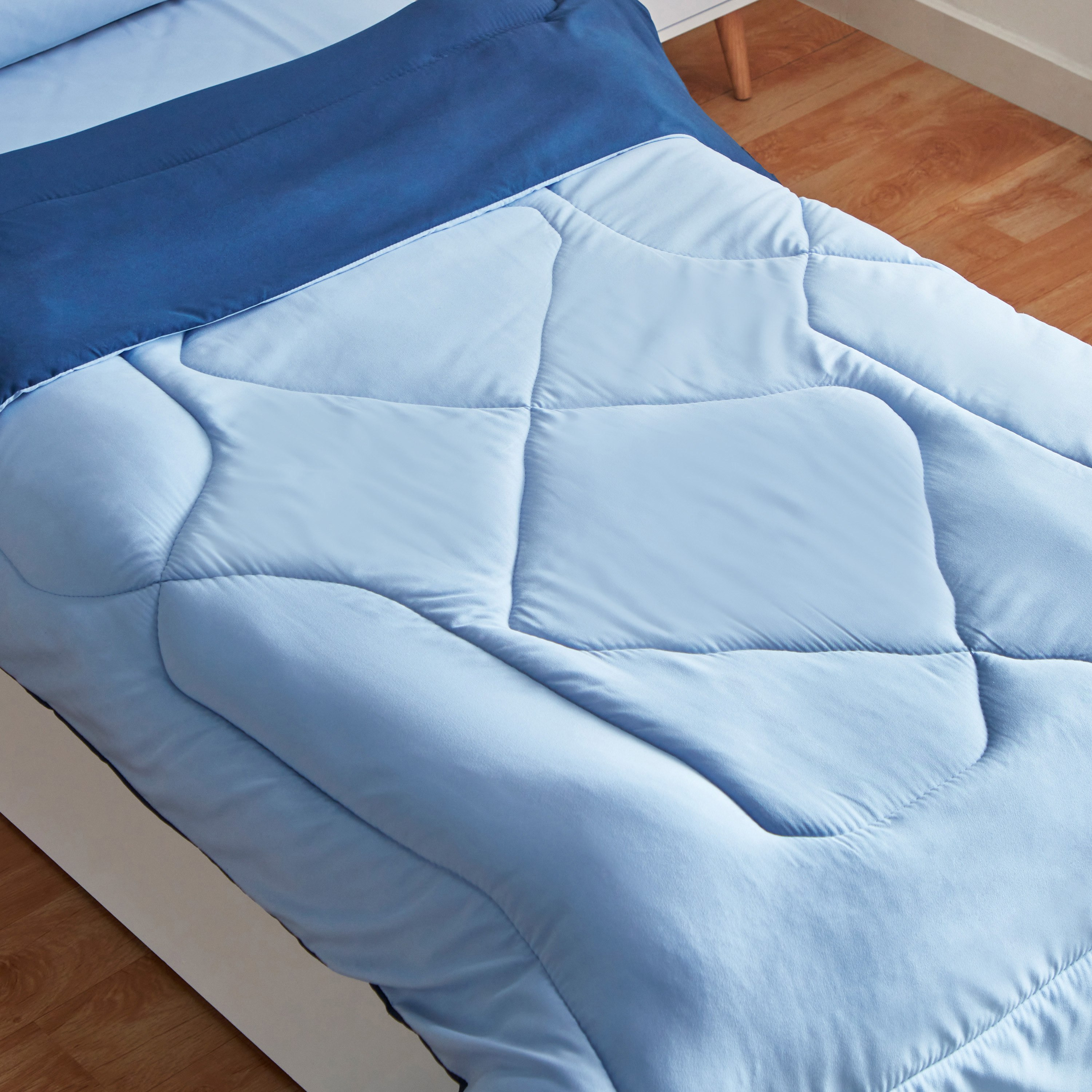 طقم لحاف فردي ألياف دقيقة يستخدم على الوجهين قطعتين من ديربي - 135x220 سم-hbxkidsandyouth-beddingandfurnishings-comfortersets-image-4
