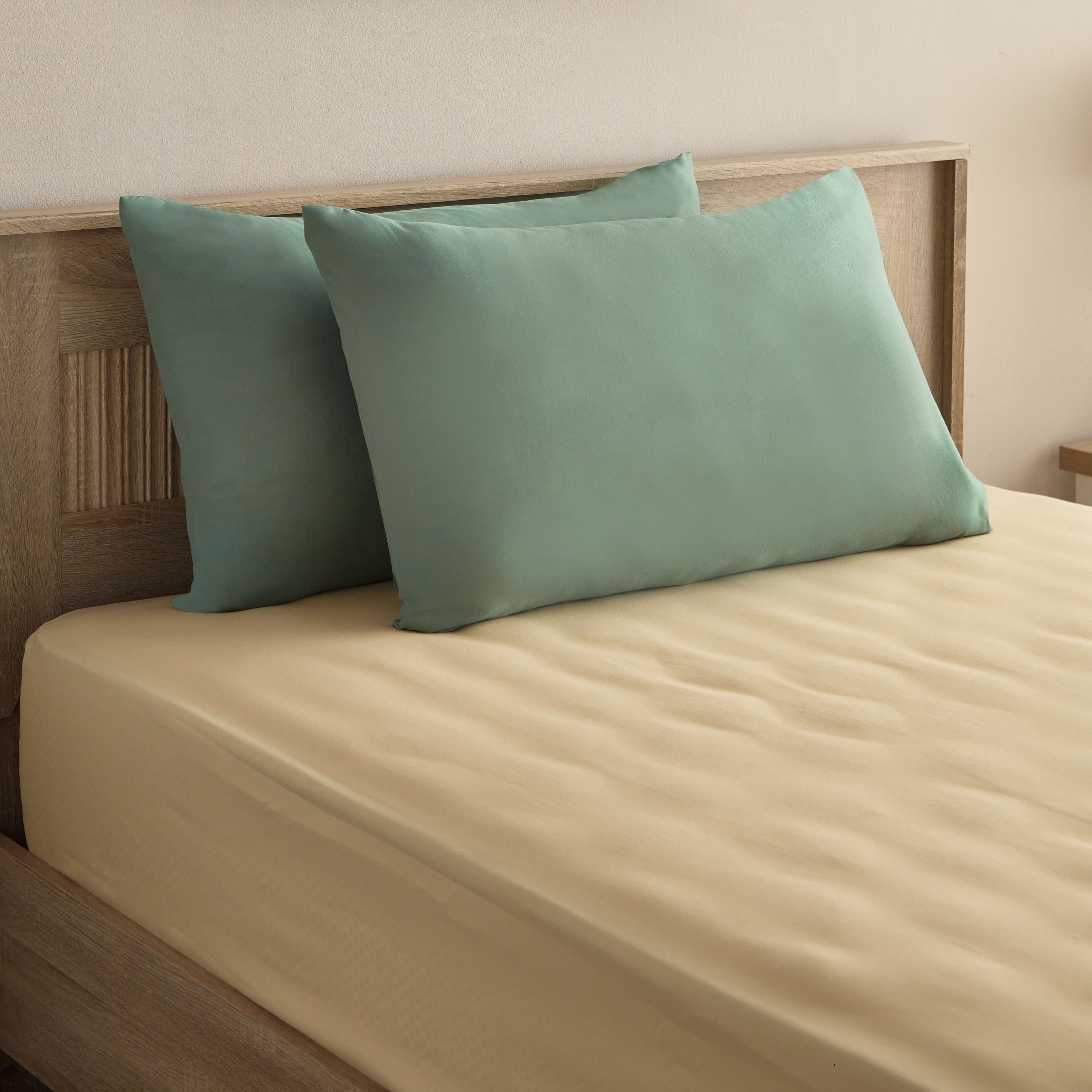 Derby 2-Piece Solid Microfibre Pillowcase Set - 45x70 cm-hbxhomeware-hbxbedroom-image-1