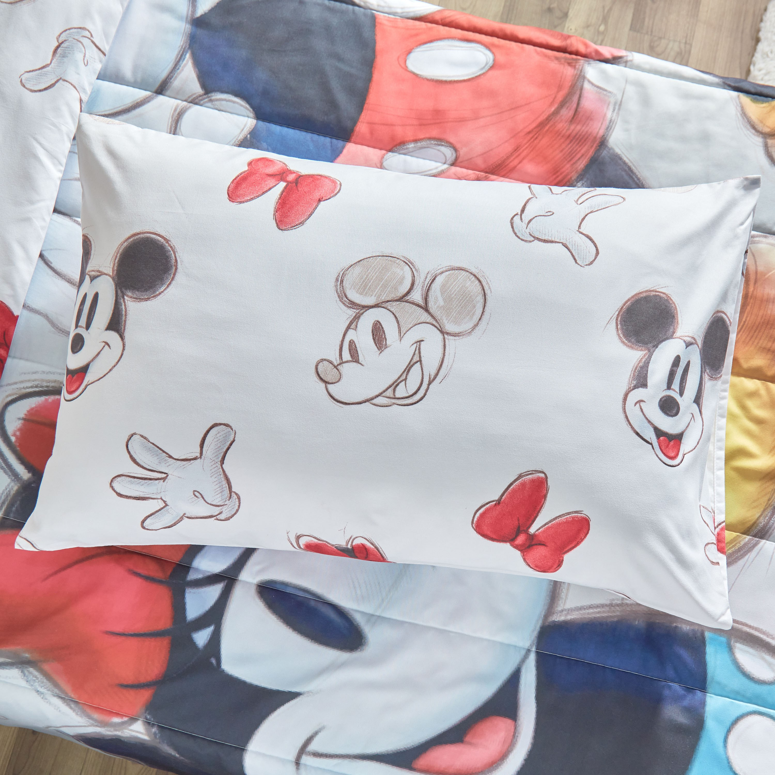طقم لحاف فردي قابل للانعكاس قطعتين بطبعات ميكي ماوس - 160x220 سم-hbxhomeware-hbxkidsandyouth-image-7