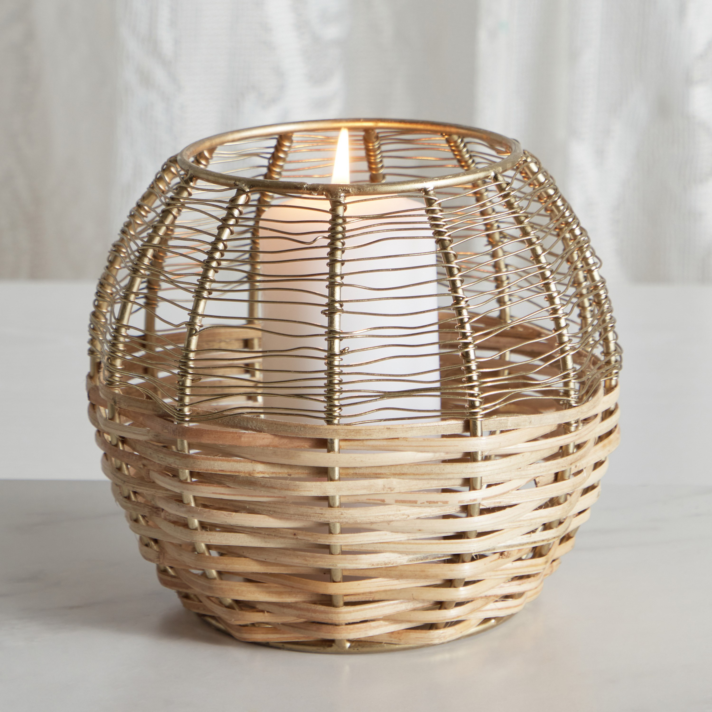 حامل شموع صغيرة معدن وقصب من ويكر - 18x18x15 سم-hbxlivingroom-decorandaccessories-candleholders-image-1