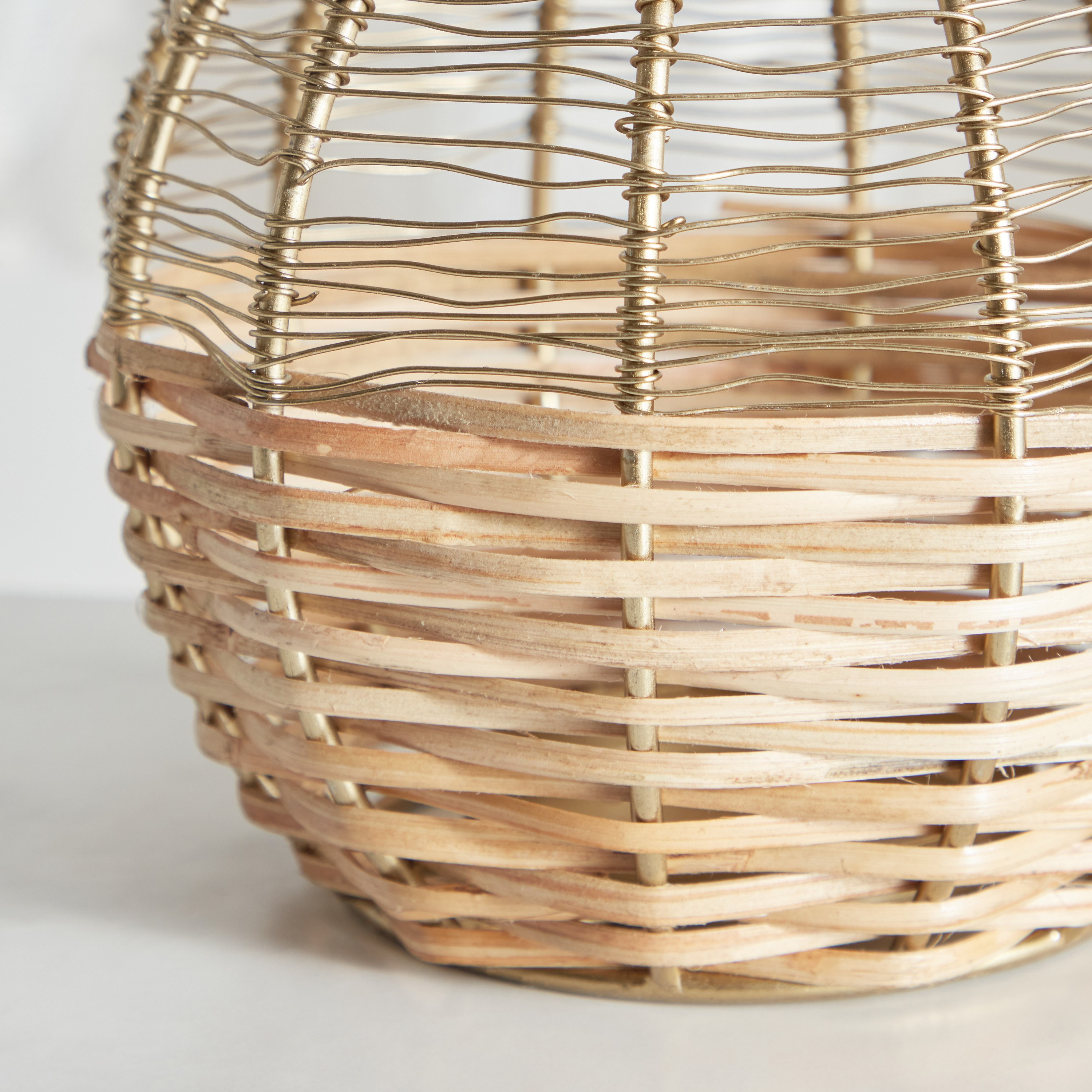 حامل شموع صغيرة معدن وقصب من ويكر - 18x18x15 سم-hbxlivingroom-decorandaccessories-candleholders-image-4