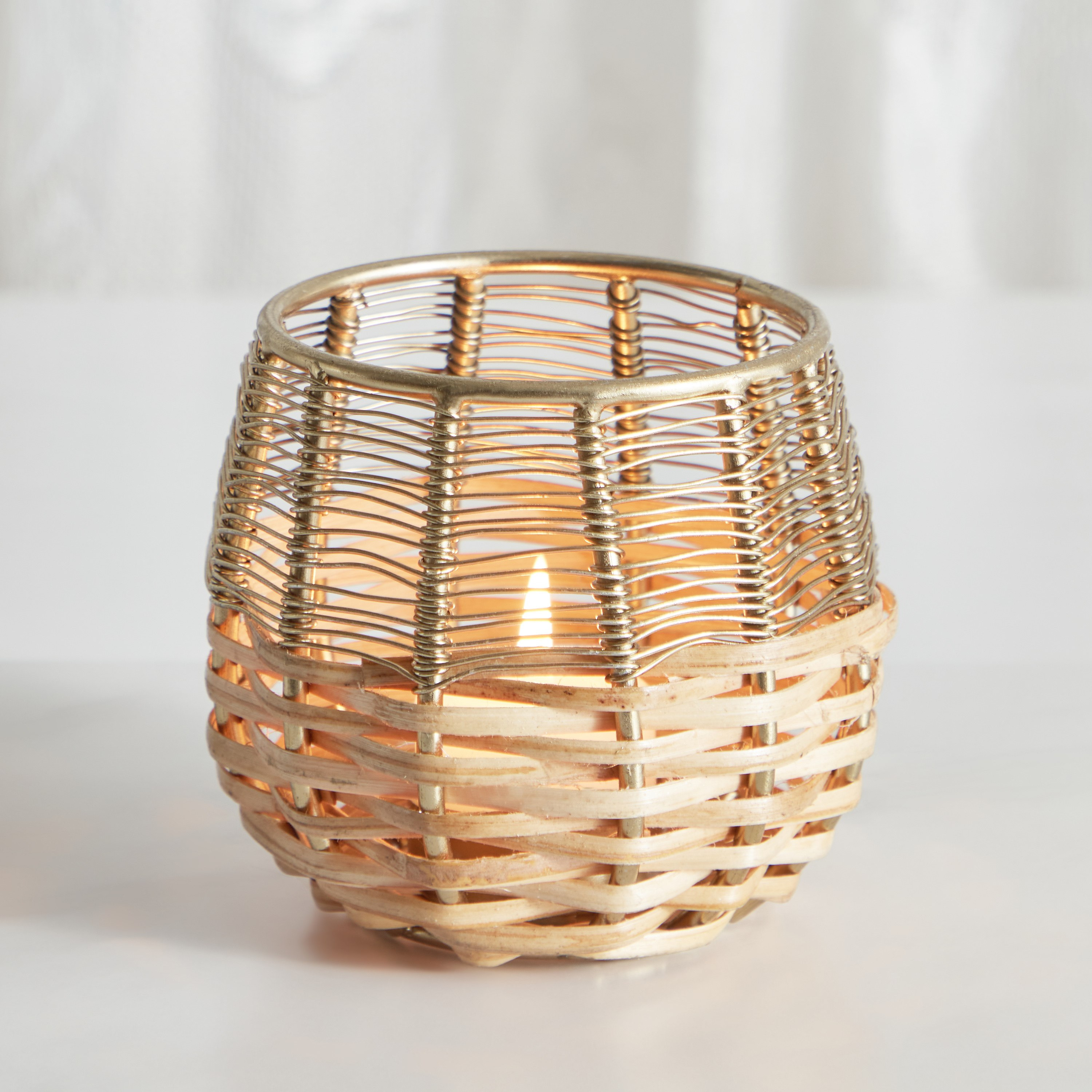 حامل شموع صغيرة معدن وقصب من ويكر - 10x10x9.5 سم-hbxlivingroom-decorandaccessories-candleholders-image-1