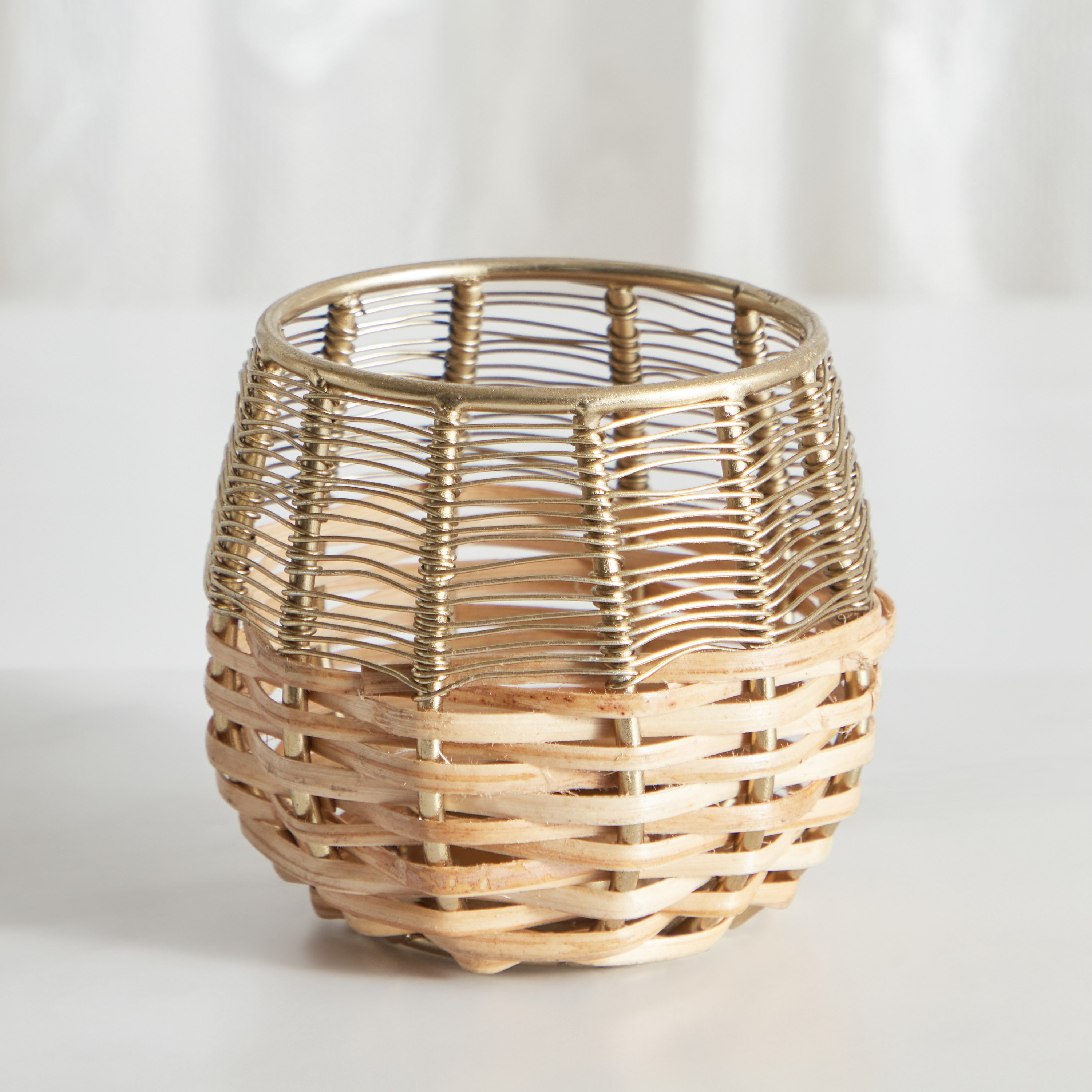 حامل شموع صغيرة معدن وقصب من ويكر - 10x10x9.5 سم-hbxlivingroom-decorandaccessories-candleholders-image-2