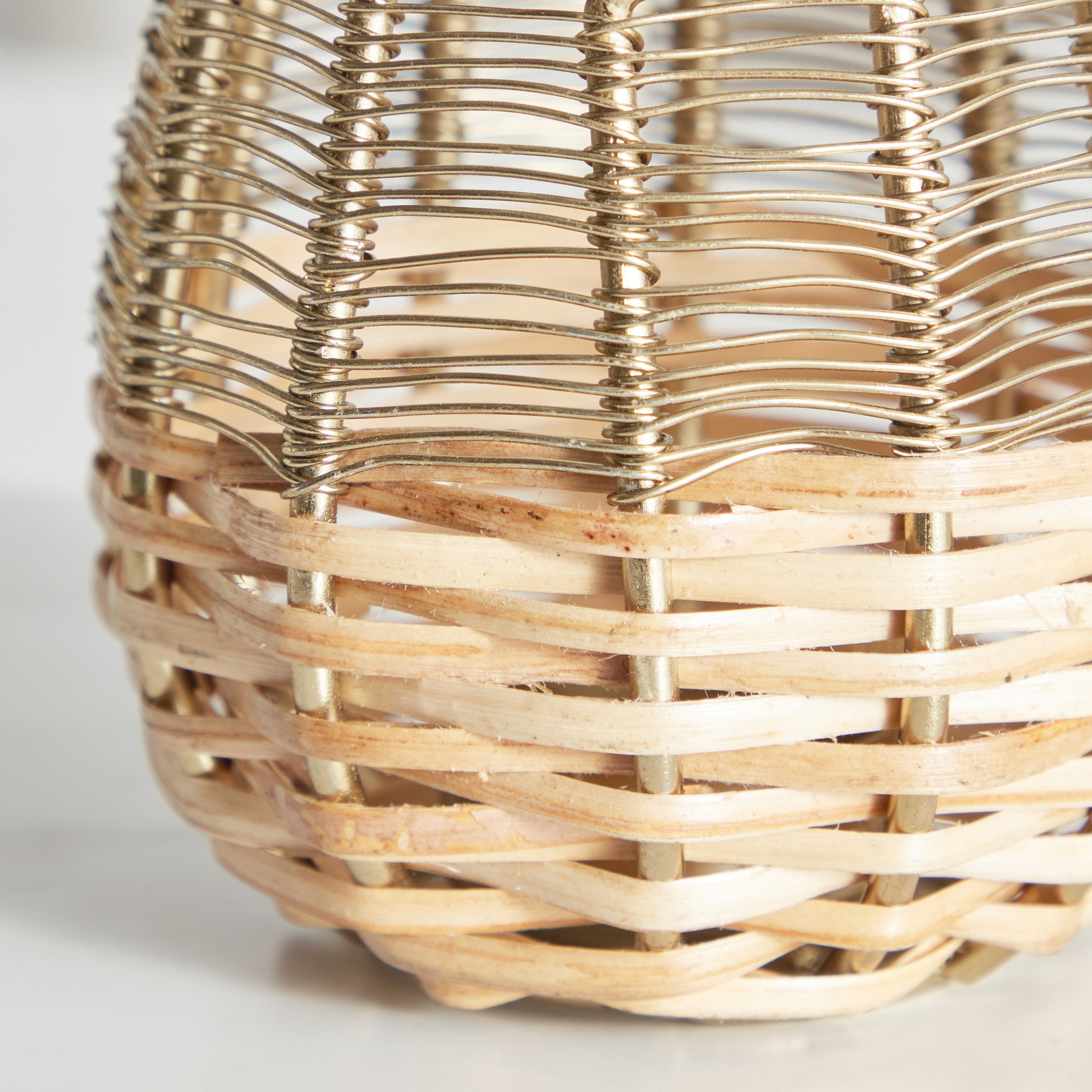 حامل شموع صغيرة معدن وقصب من ويكر - 10x10x9.5 سم-hbxlivingroom-decorandaccessories-candleholders-image-4