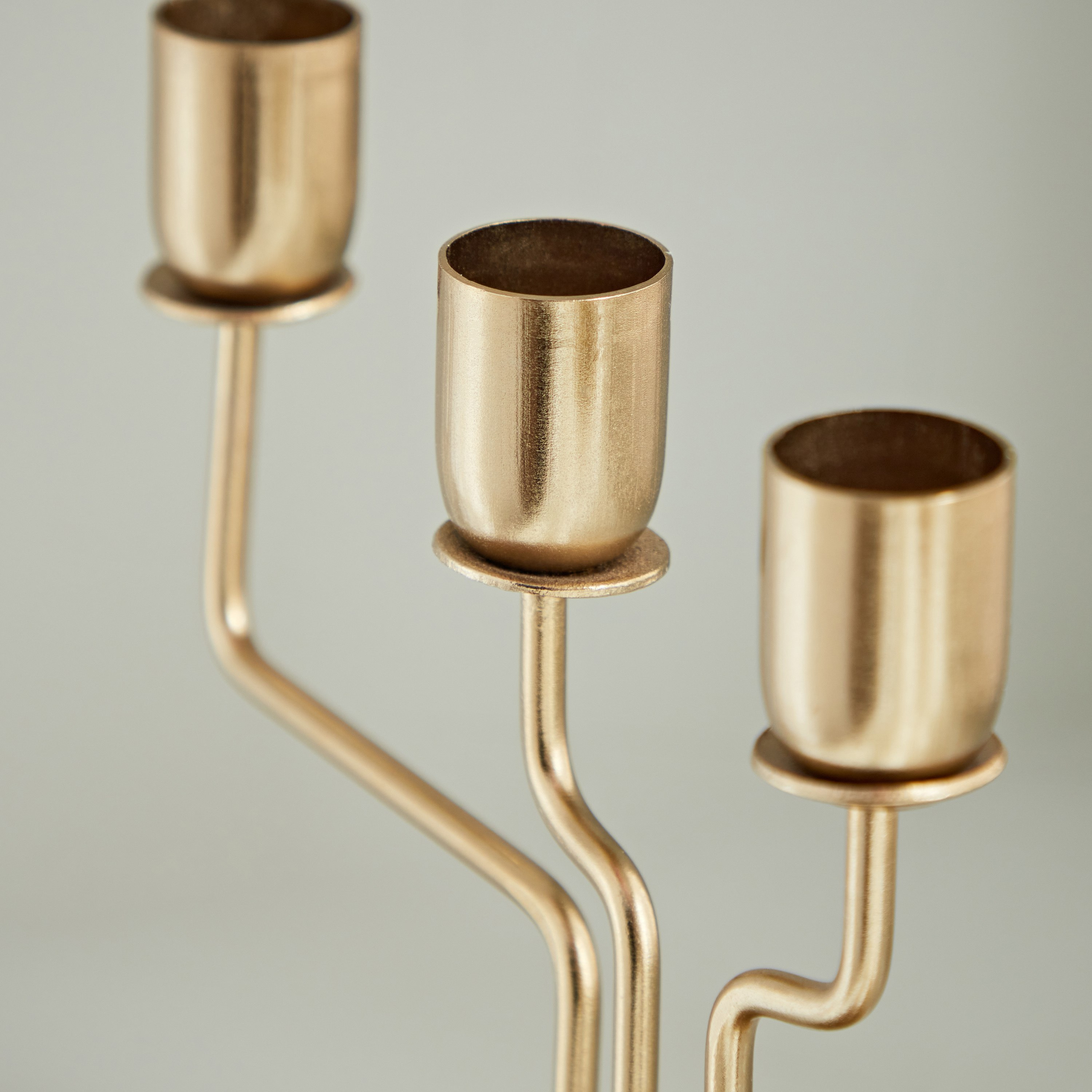 حامل شموع معدن بأربعة أذرع من ألفا - 25x15x20.5 سم-hbxlivingroom-decorandaccessories-candleholders-image-3