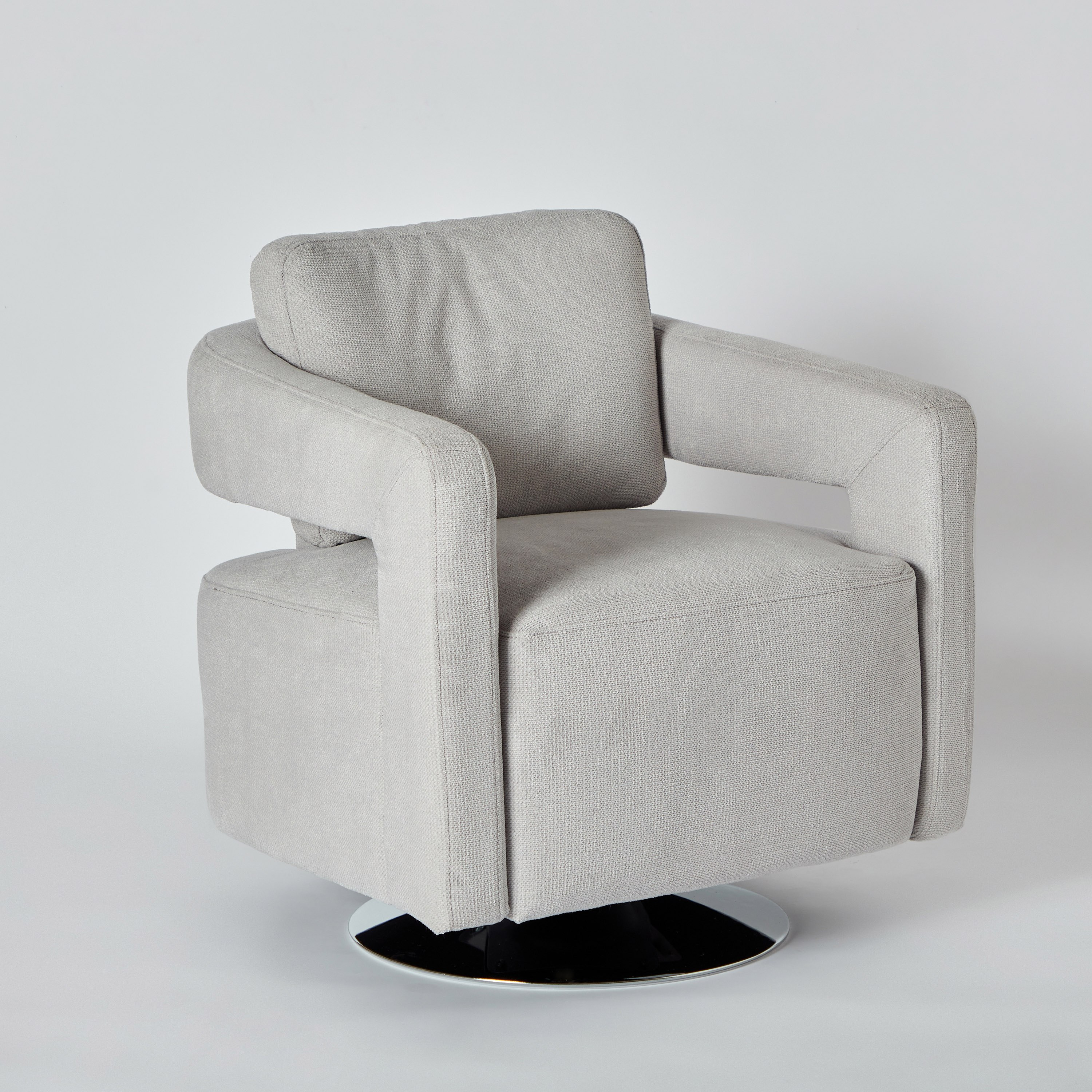 كرسي سويفت قماش من بلومينغديل-hbxlivingroom-sofasandarmchairs-easychairs-image-8