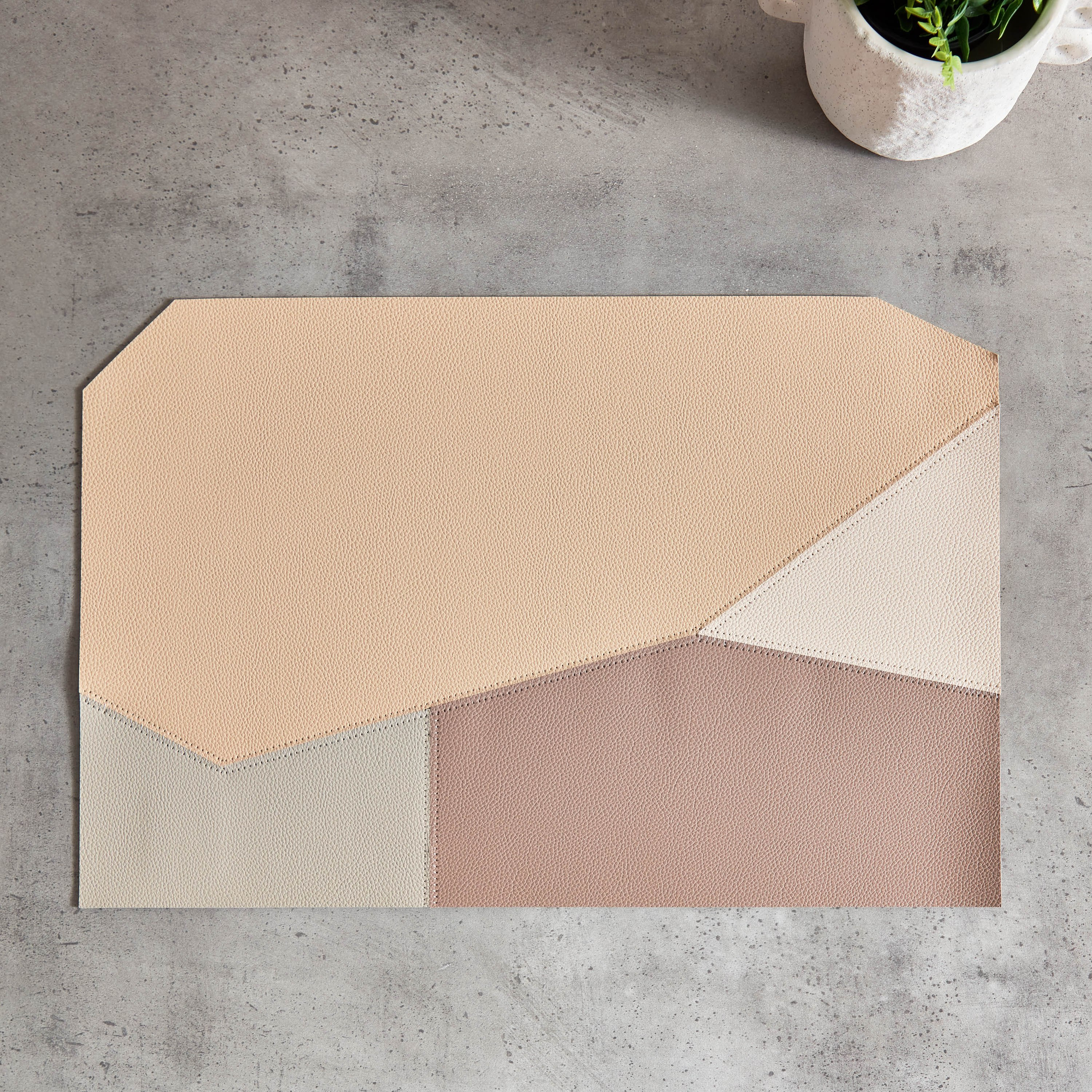 لبادة صحون جلد صناعي من مارل - 30x45 سم-hbxdecorandfurnishings-homefurnishings-tablelinens-image-1
