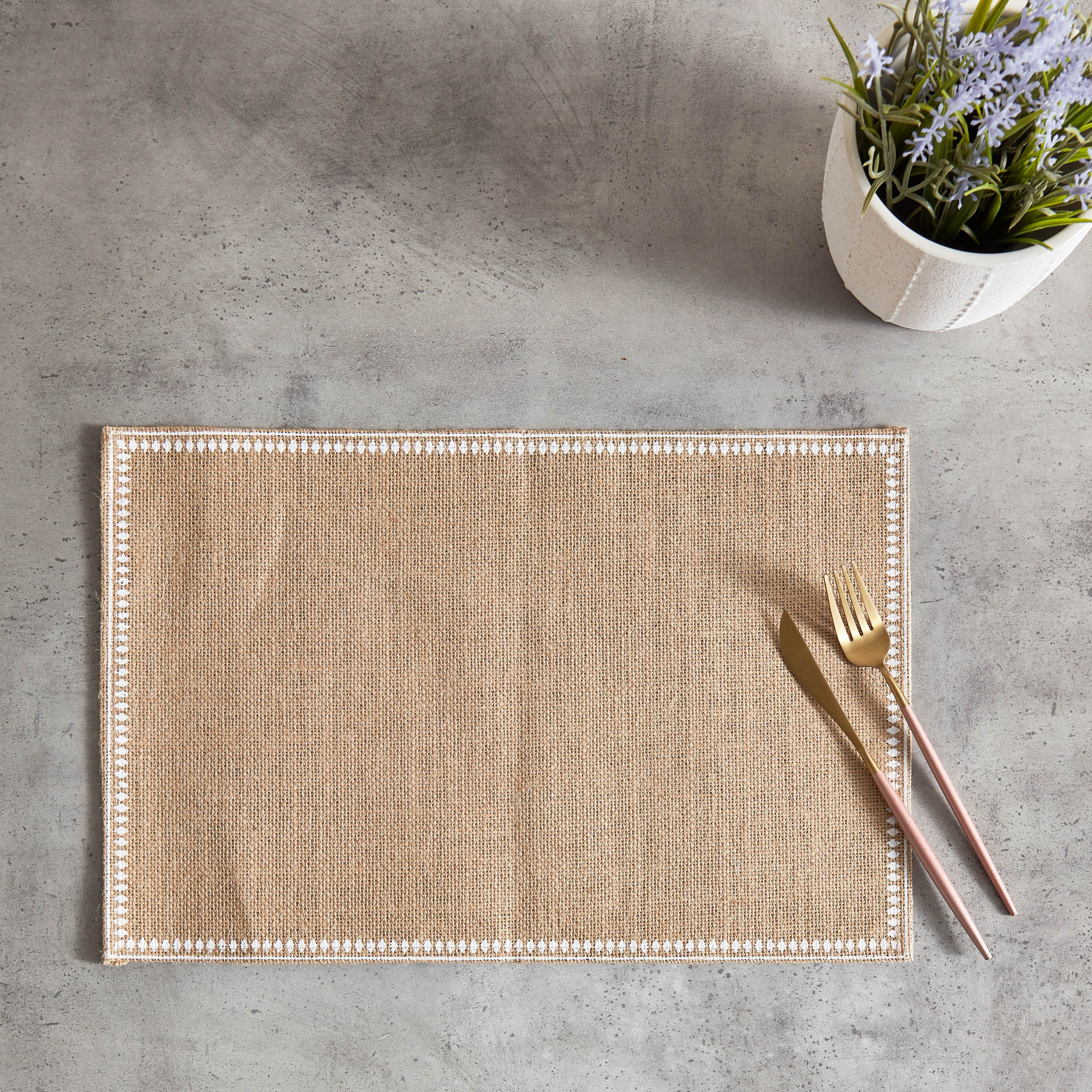 Natura Jute Placemat - 30x45 cm-hbxdecorandfurnishings-homefurnishings-tablelinens-image-4