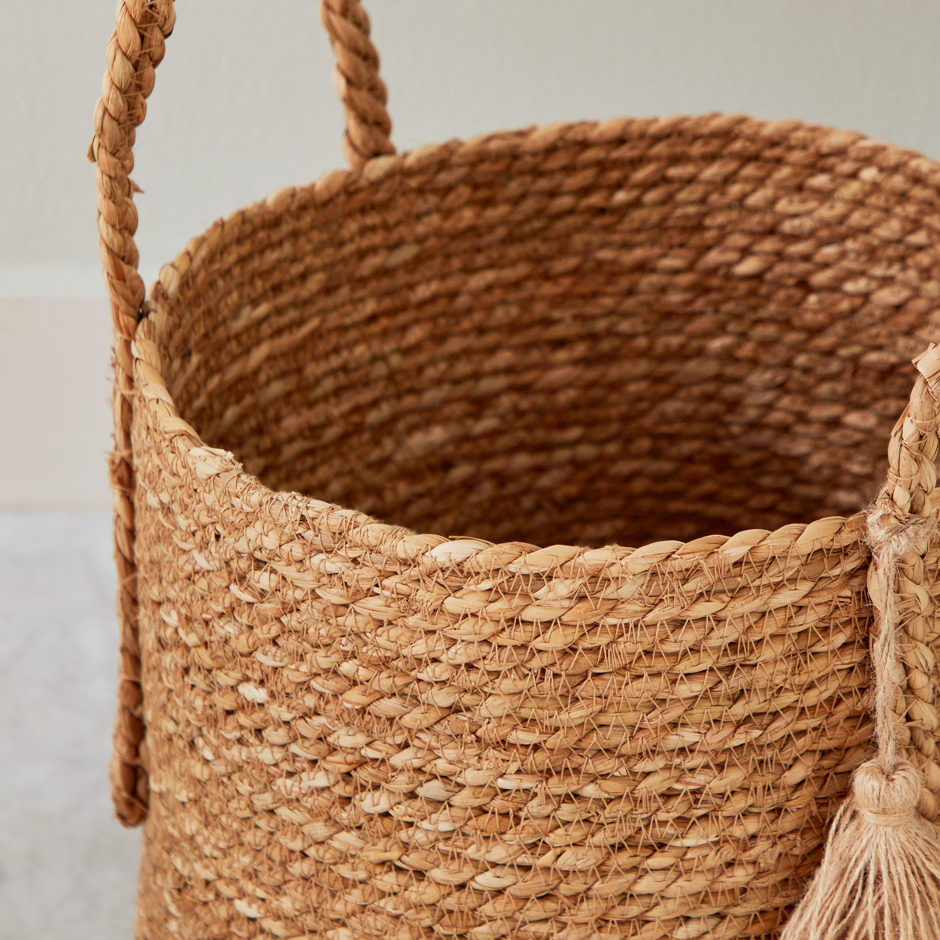 إناء زرع من الأعشاب البحرية بمقبض وقاعدة صفير الماء من ستوديو - 30x30x27 سم-hbxhomeware-hbxdecorandfurnishings-image-3