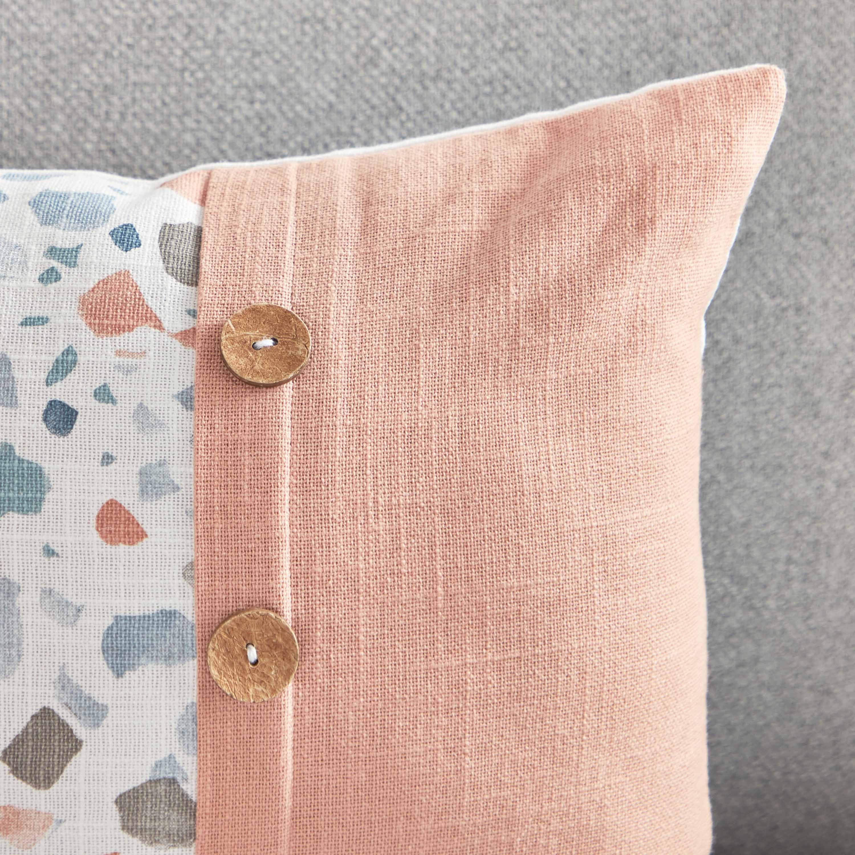 وسادة محشوة بطبعات وطية وزر من سي بريز - 30x50 سم-hbxlivingroom-furnishings-cushionsandcovers-filledcushions-image-2