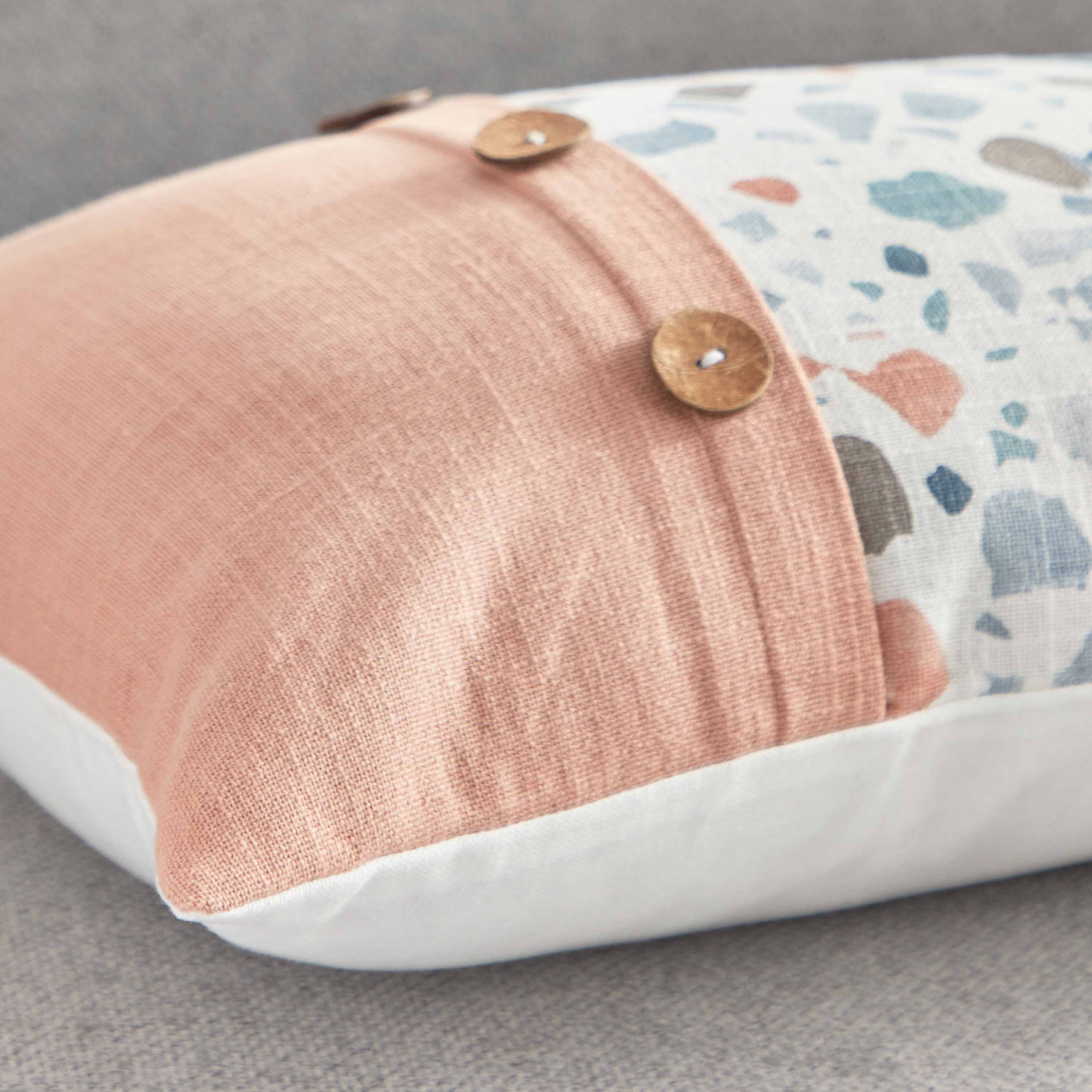 وسادة محشوة بطبعات وطية وزر من سي بريز - 30x50 سم-hbxlivingroom-furnishings-cushionsandcovers-filledcushions-image-3