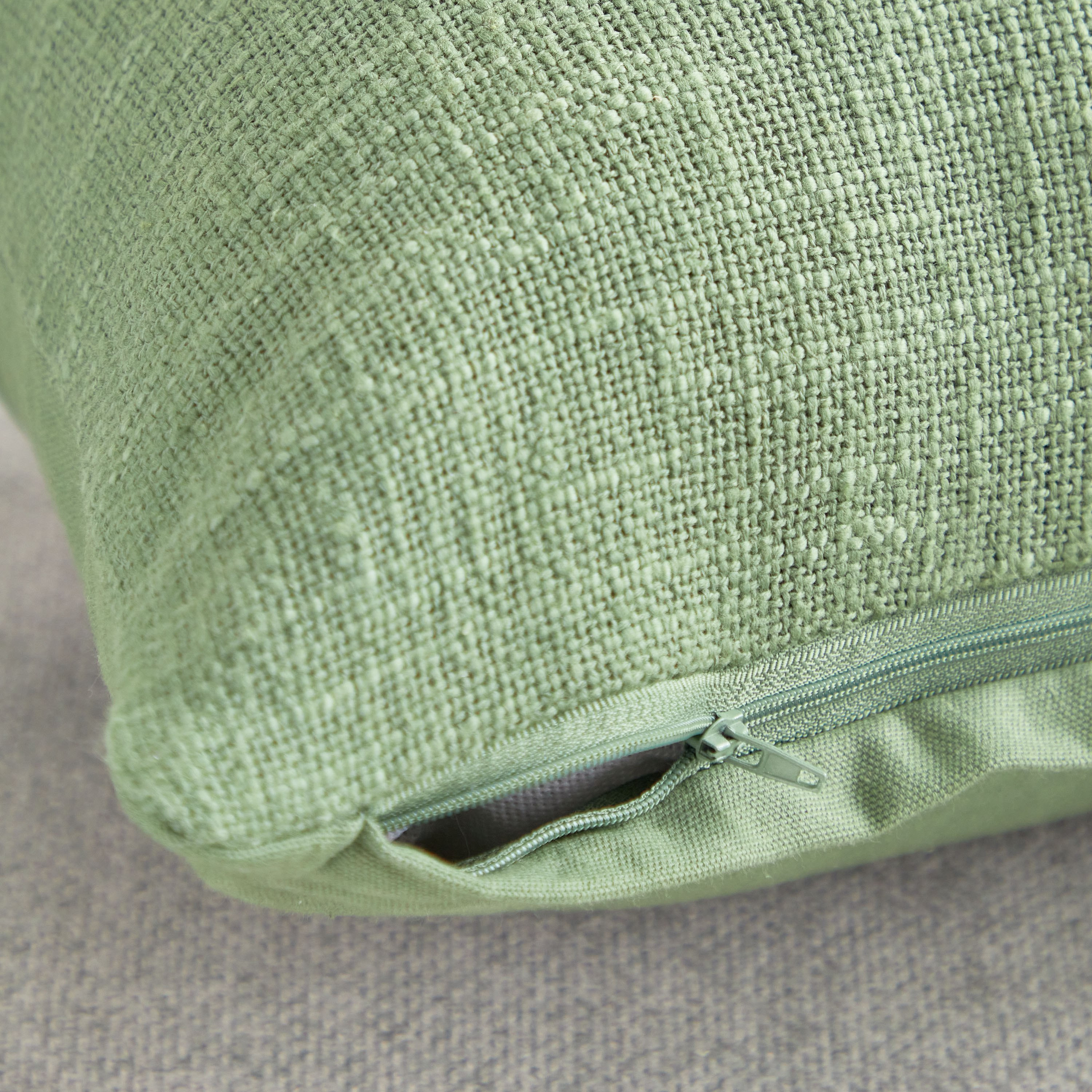 وسادة محشوّة سادة بزر من جاردن هيفين - 30x50 سم-hbxlivingroom-furnishings-cushionsandcovers-filledcushions-image-4