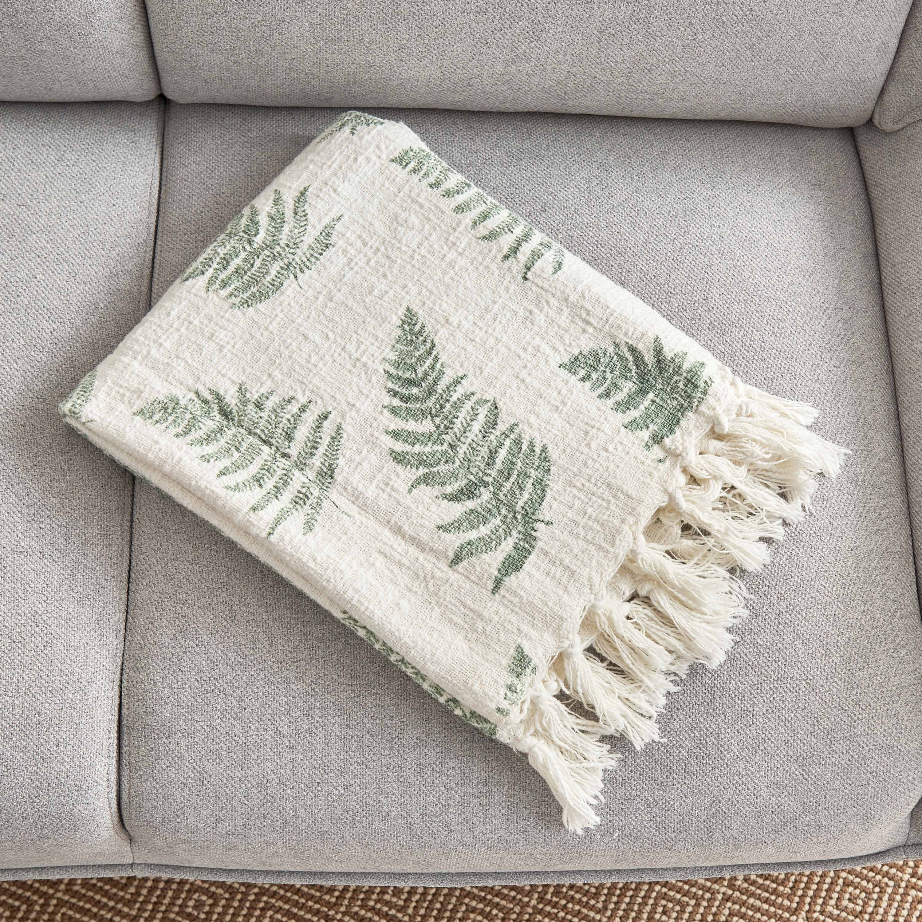 بطانية خفيفة سلوب بطبعات أوراق شجر من جاردن هيفن - 130x160 سم-hbxhomeware-hbxbedroom-image-4