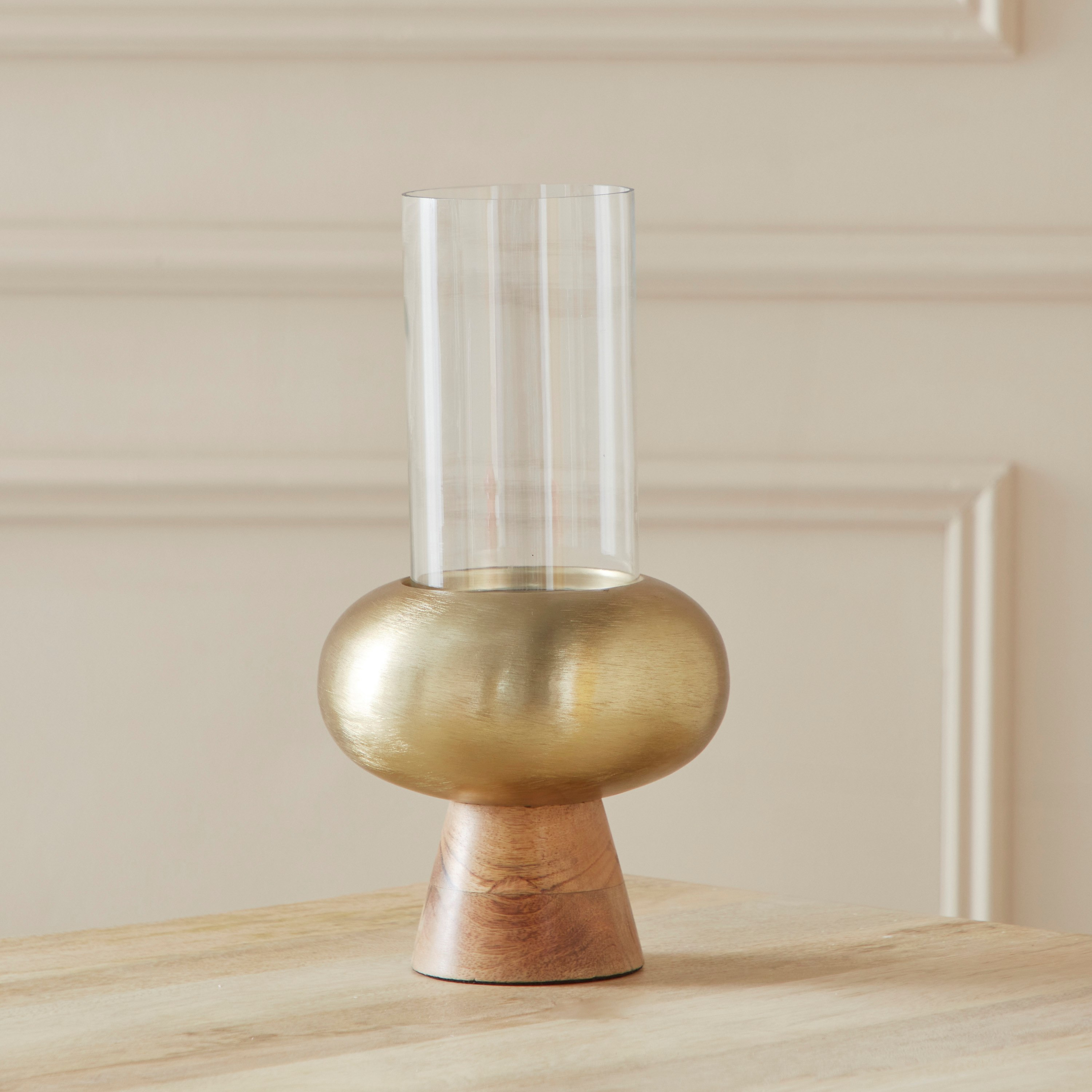حامل شموع هوريكاين معدني مستدير مع قاعدة خشب طبيعي من جلير - 18.5x18.5x34 سم-hbxlivingroom-decorandaccessories-candleholders-image-2