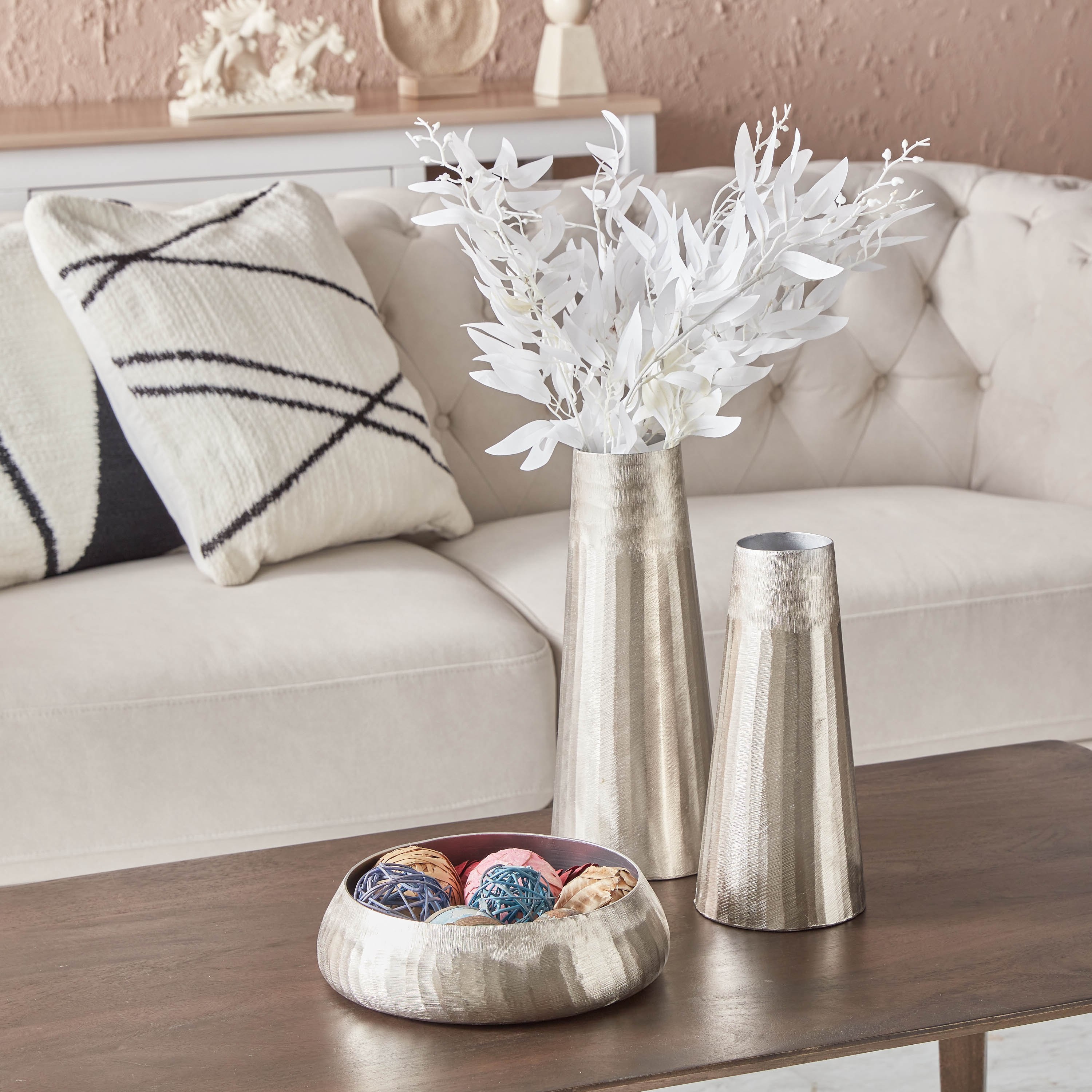 مزهرية ألومنيوم بارزة الملمس من كلوي - 13x13x28 سم-hbxbedroom-decorandaccessories-vases-image-5