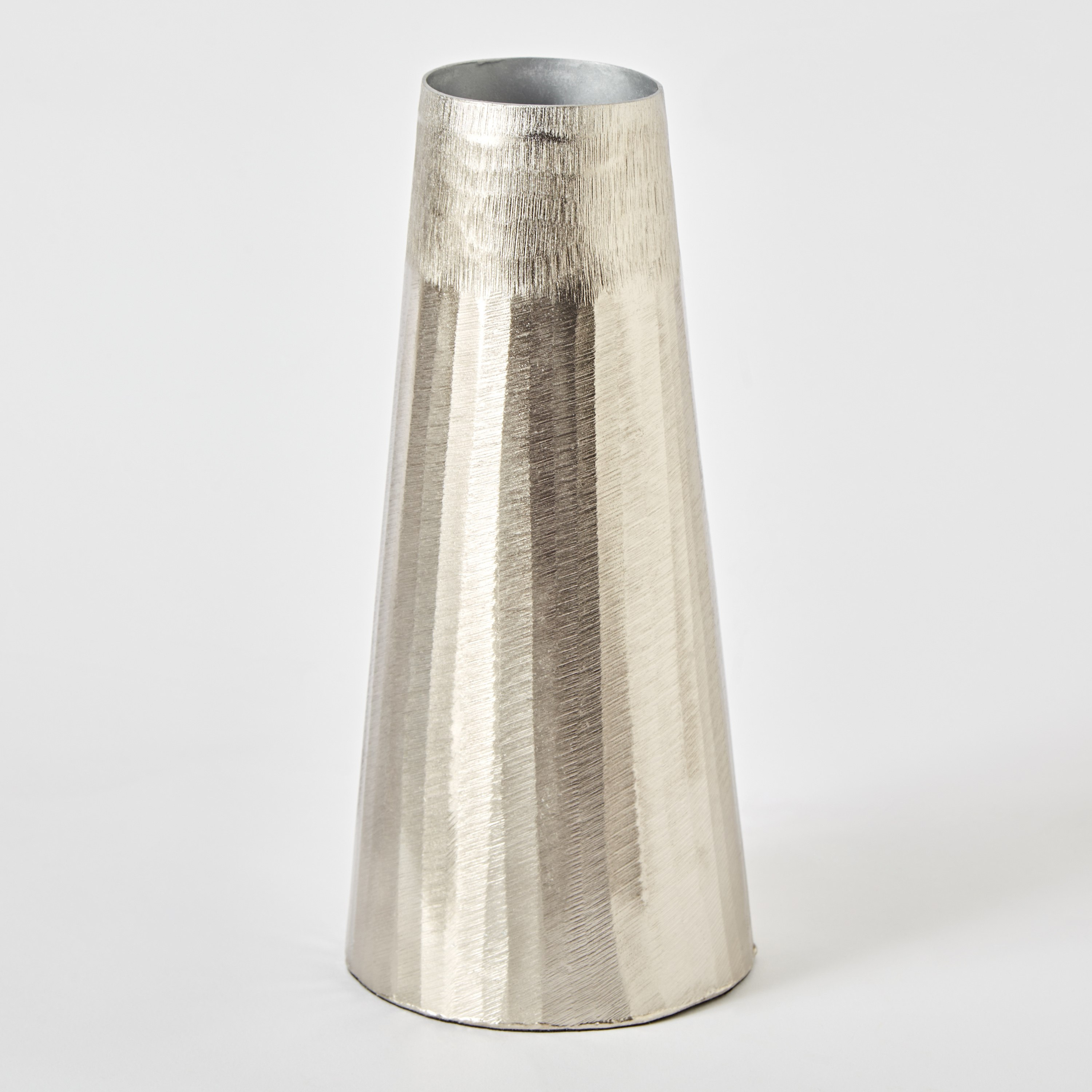 مزهرية ألومنيوم بارزة الملمس من كلوي - 13x13x28 سم-hbxbedroom-decorandaccessories-vases-image-6