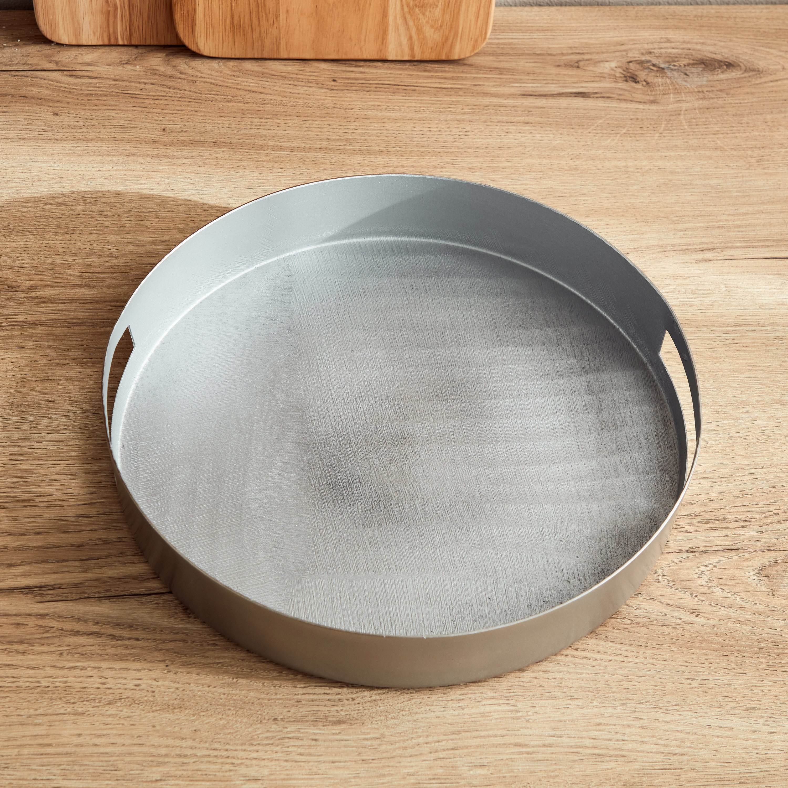 صينية ألومنيوم بارزة الملمس من كلوي - 30x30x4 سم-hbxdecorandfurnishings-tabletop-serveware-image-2