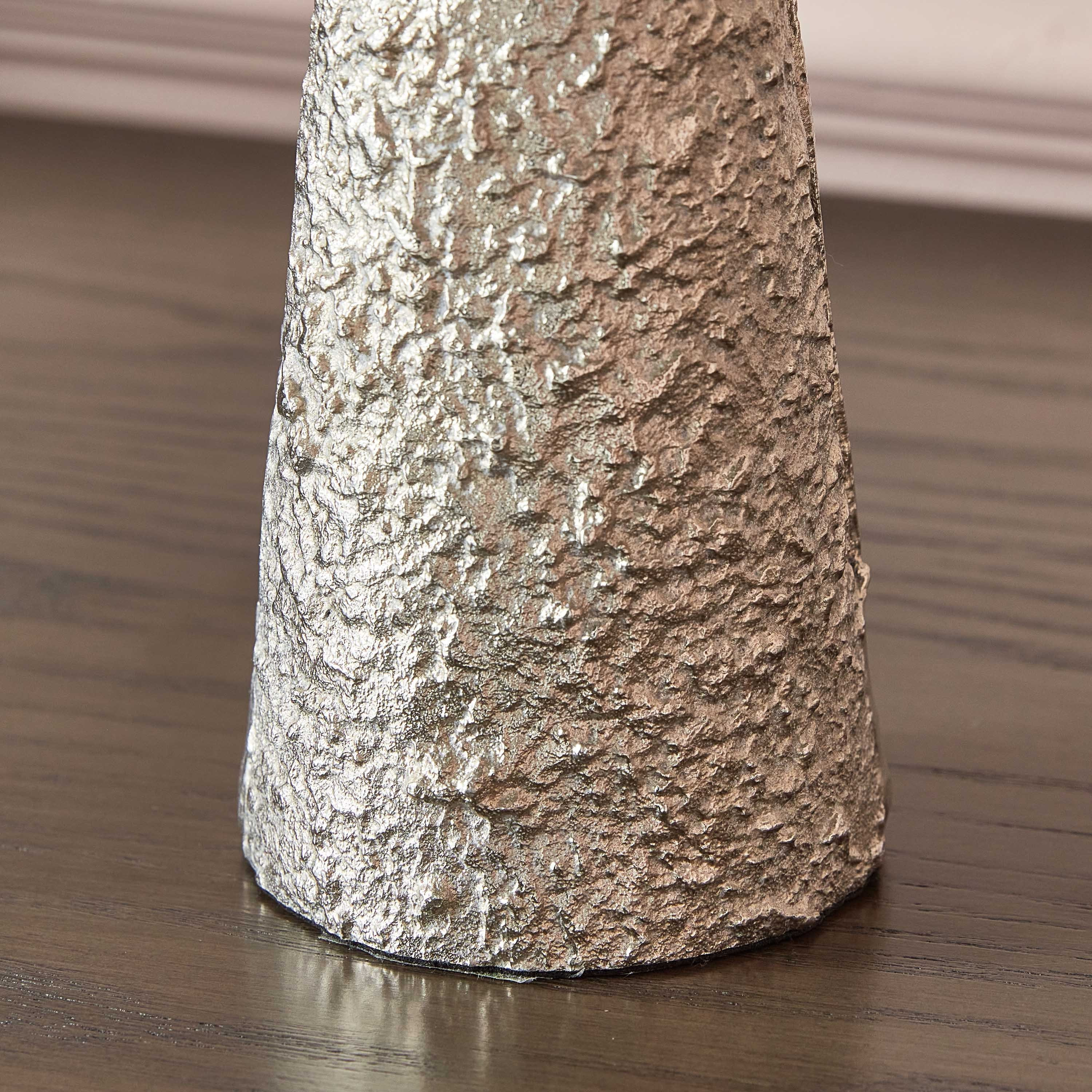 حامل شموع عمودية بارز الملمس من رقائق الألومنيوم من كلوي - 10x10x29.5 سم-hbxlivingroom-decorandaccessories-candleholders-image-4