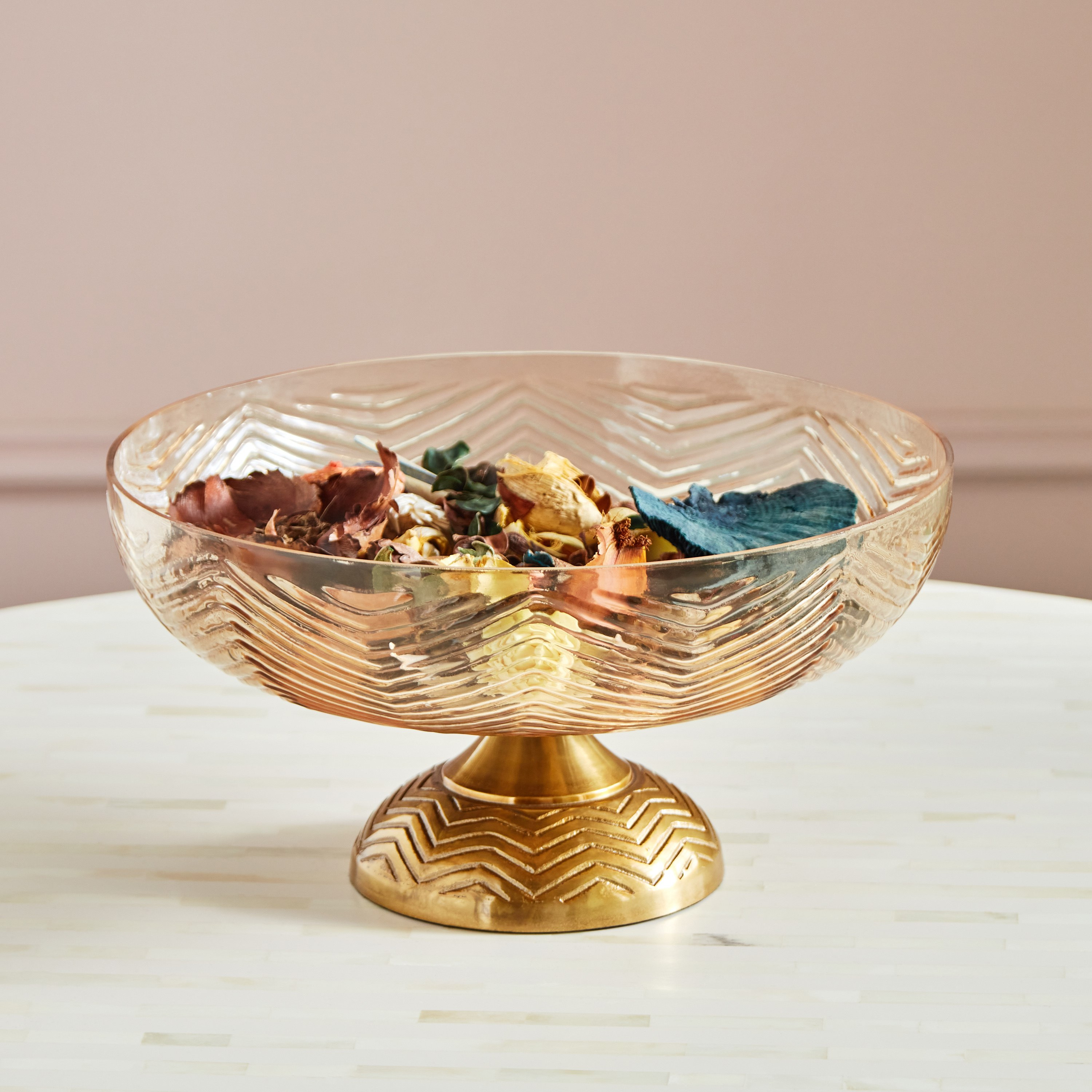 وعاء زجاجي بارز الملمس بقاعدة معدنية من النيكل من سواف - 30x30x14.5 سم-hbxdecorandfurnishings-homeaccessories-bowls-image-1