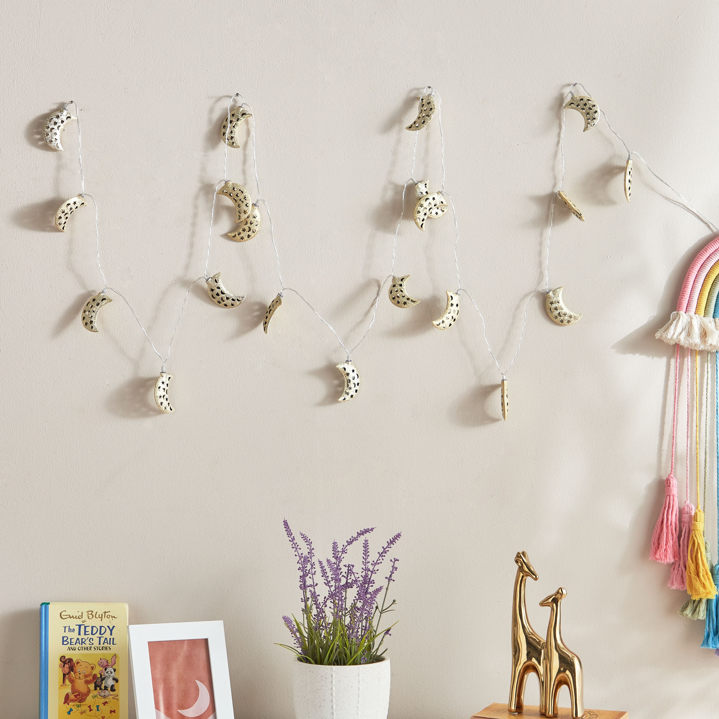 إضاءة إل إي دي بتصميم نجوم وقمر من رون - 315 سم-hbxhomeware-lighting-decorativesandstringlights-image-2