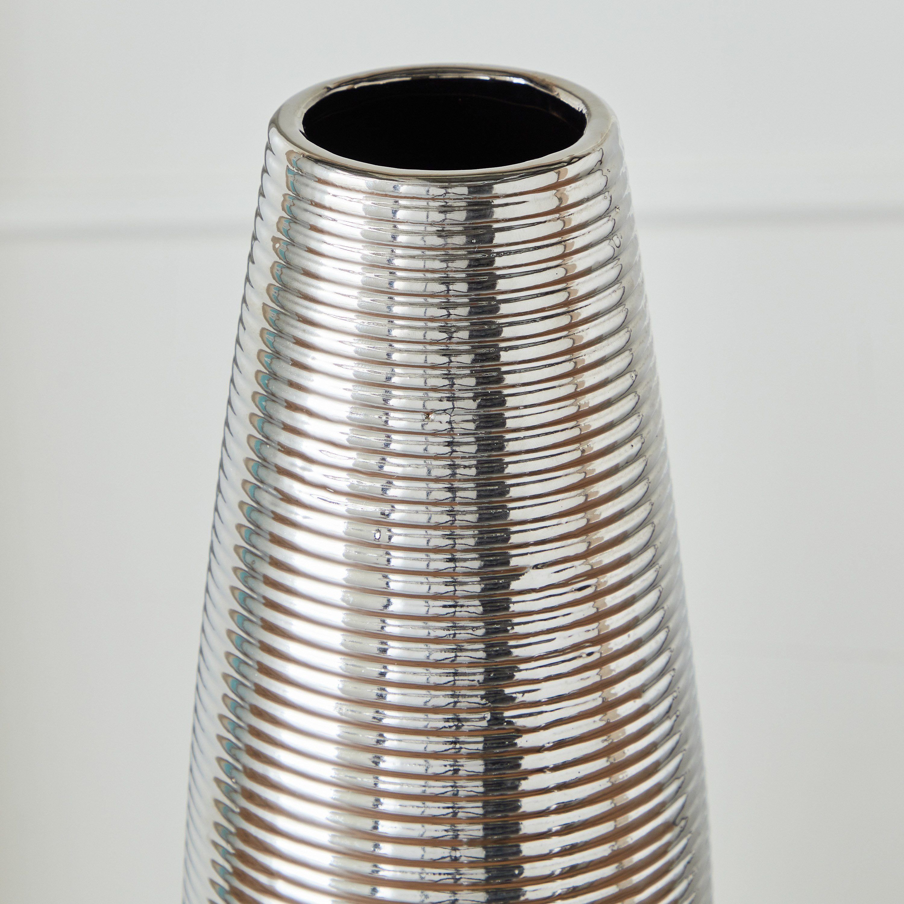 طقم هدايا مزهرية سيراميك مضلعة وحامل شموع 3 قطع من ديون-hbxbedroom-decorandaccessories-vases-image-3