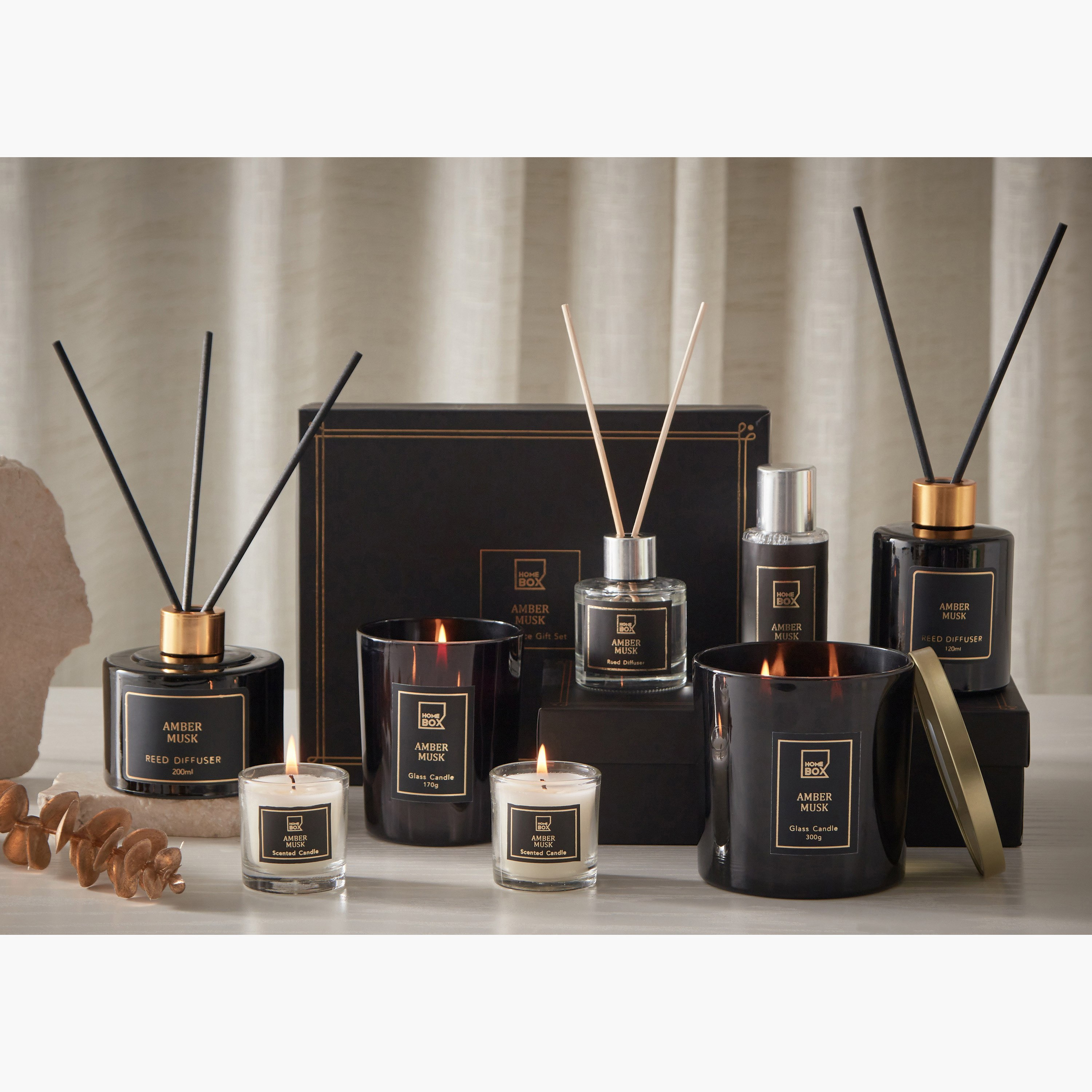 جرة شموع بغطاء برائحة المسك والعنبر من ميدنايت إيسنس - 170 جم-hbxlivingroom-decorandaccessories-candles-image-5