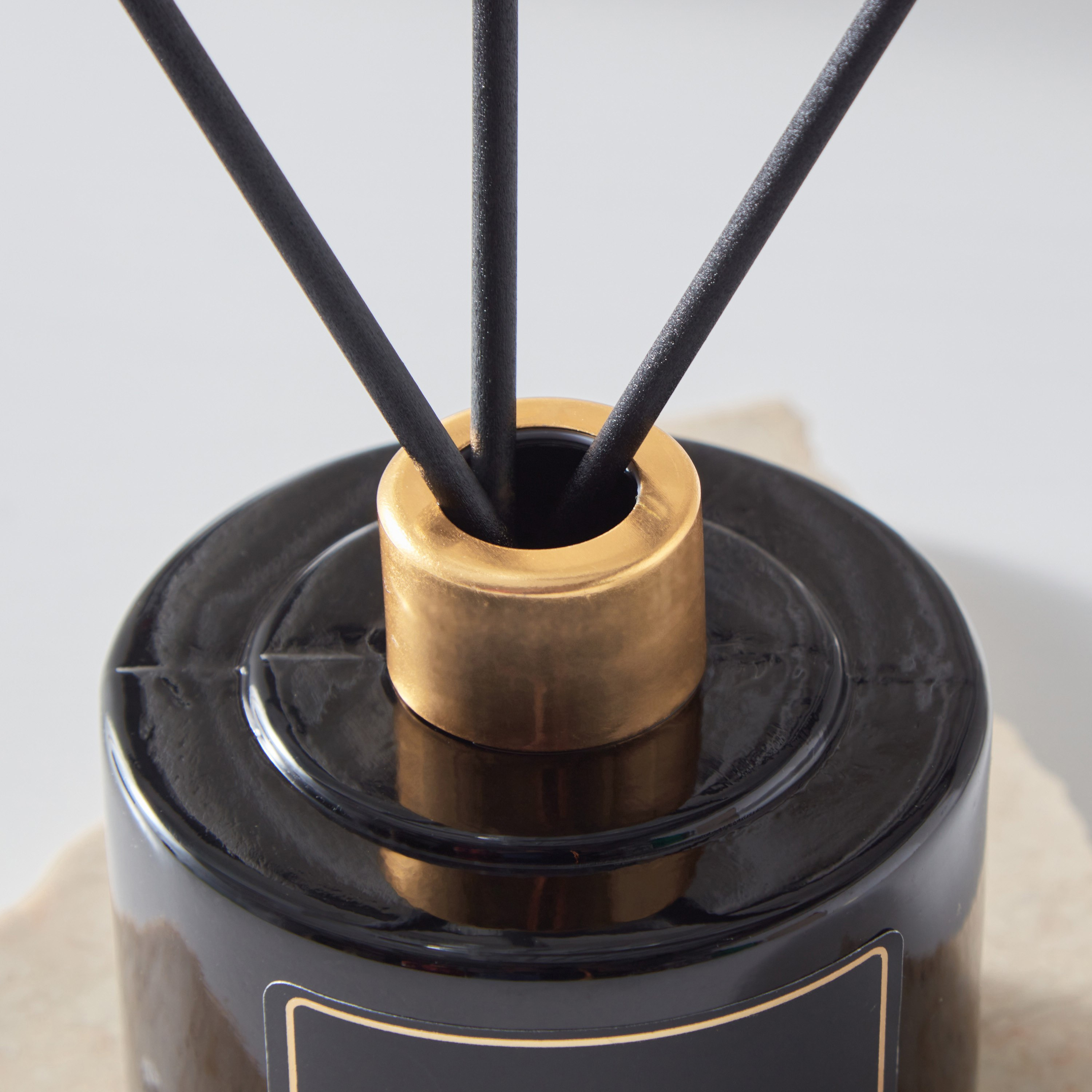 Midnight Essence Amber Musk Reed Diffuser - 200 ml-PROMO_HB_AE_B2G2_011025-image-2