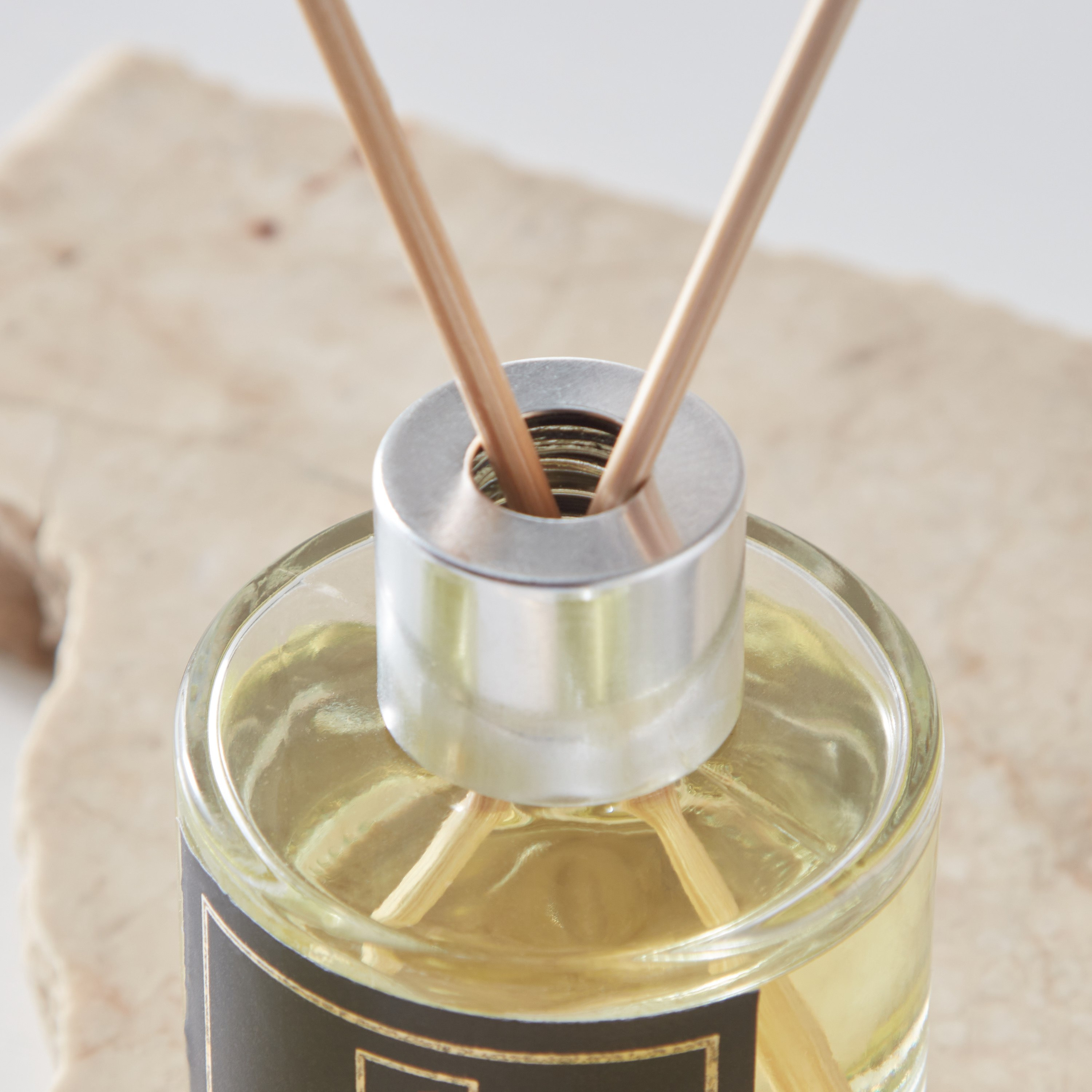 Midnight Essence Bulgarian Rose Diffuser Gift Set-PROMO_HB_AE_B2G2_011025-image-5