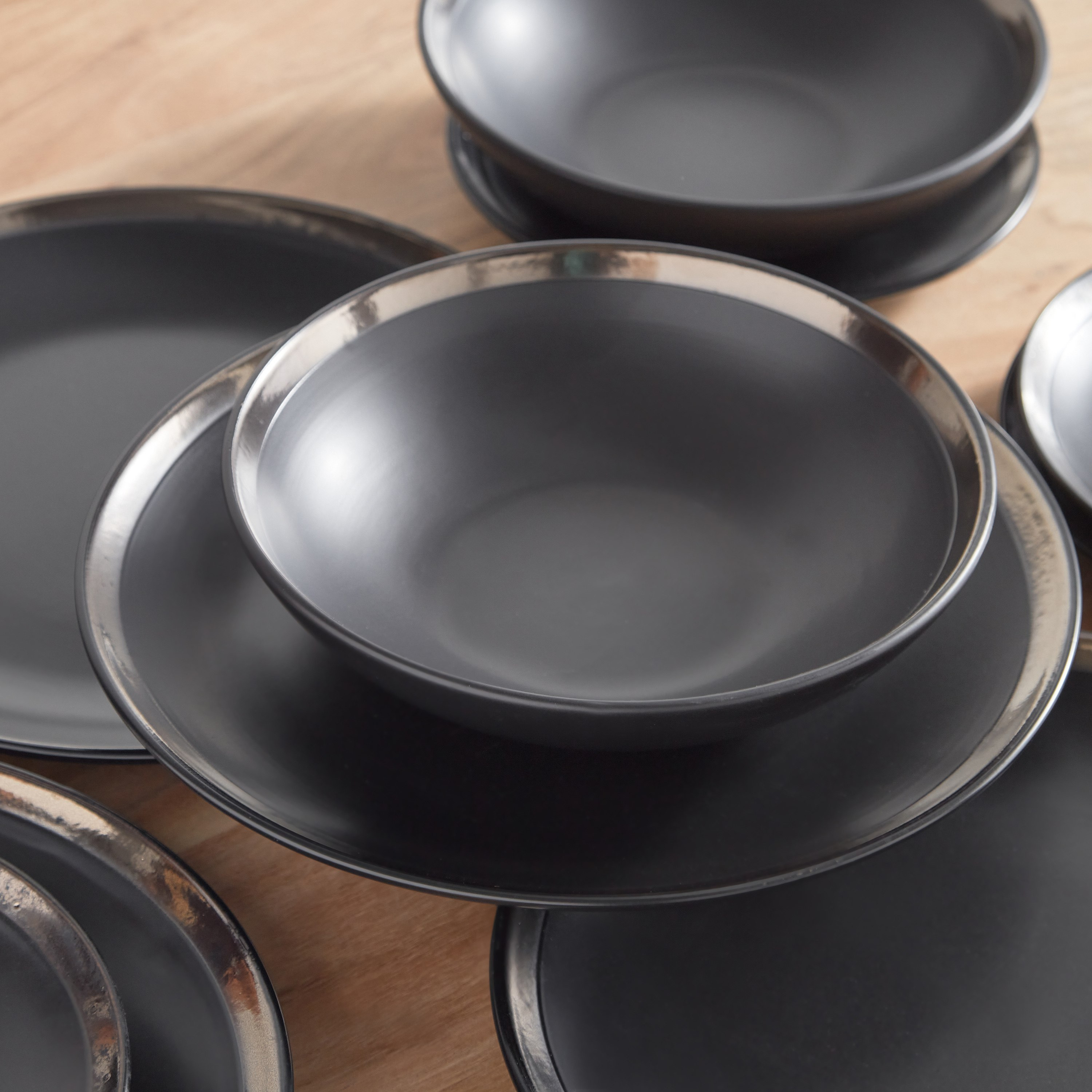 طقم عشاء 12 قطعة من الخزف الحجري من إليجنزا - 4 أشخاص-hbxhomeware-hbxkitchen-image-4