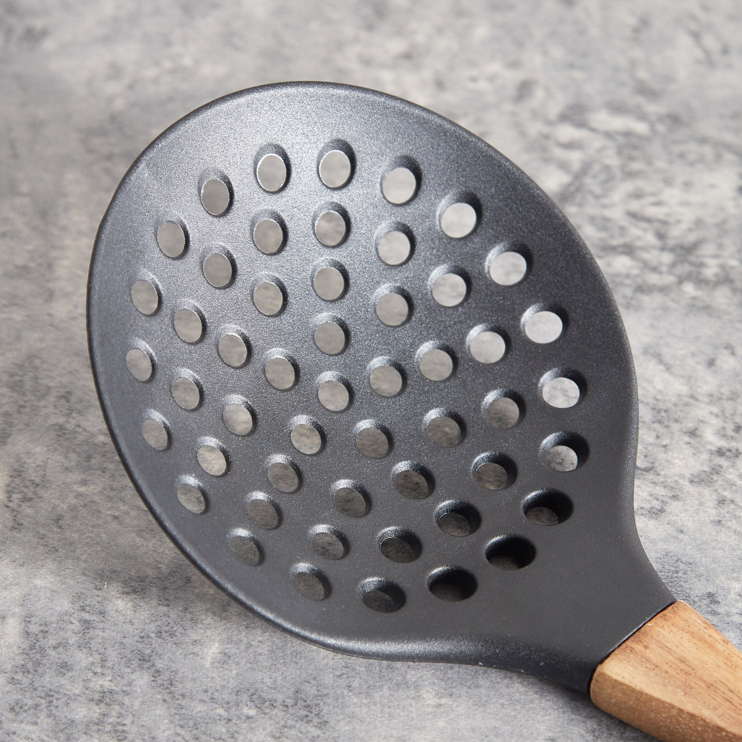 مقشدة نايلون سادة بمقبض خشبي من فاكلمان-hbxhomeware-hbxkitchen-image-2