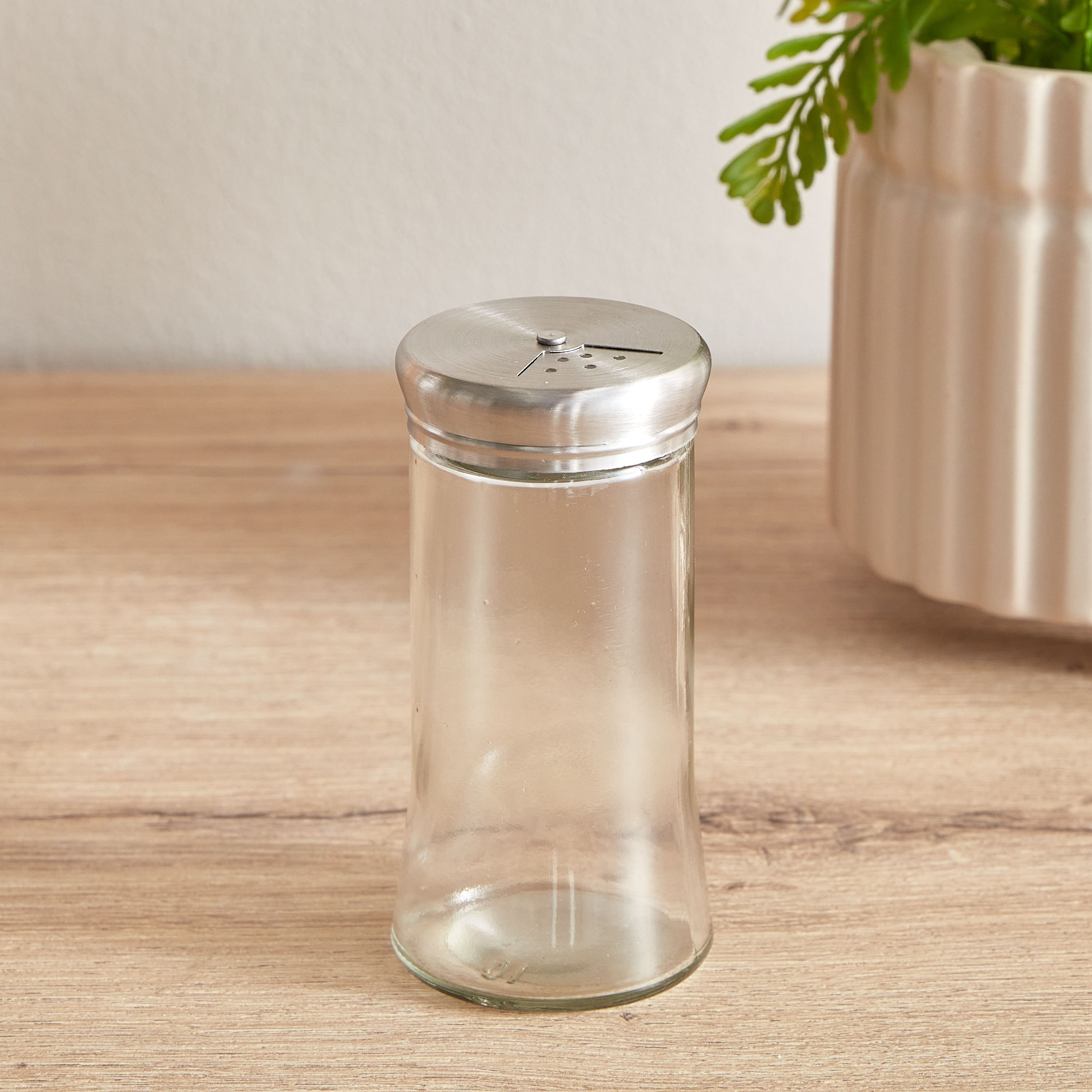 Essential Salt and Pepper Shaker-hbxhomeware-hbxkitchen-image-2