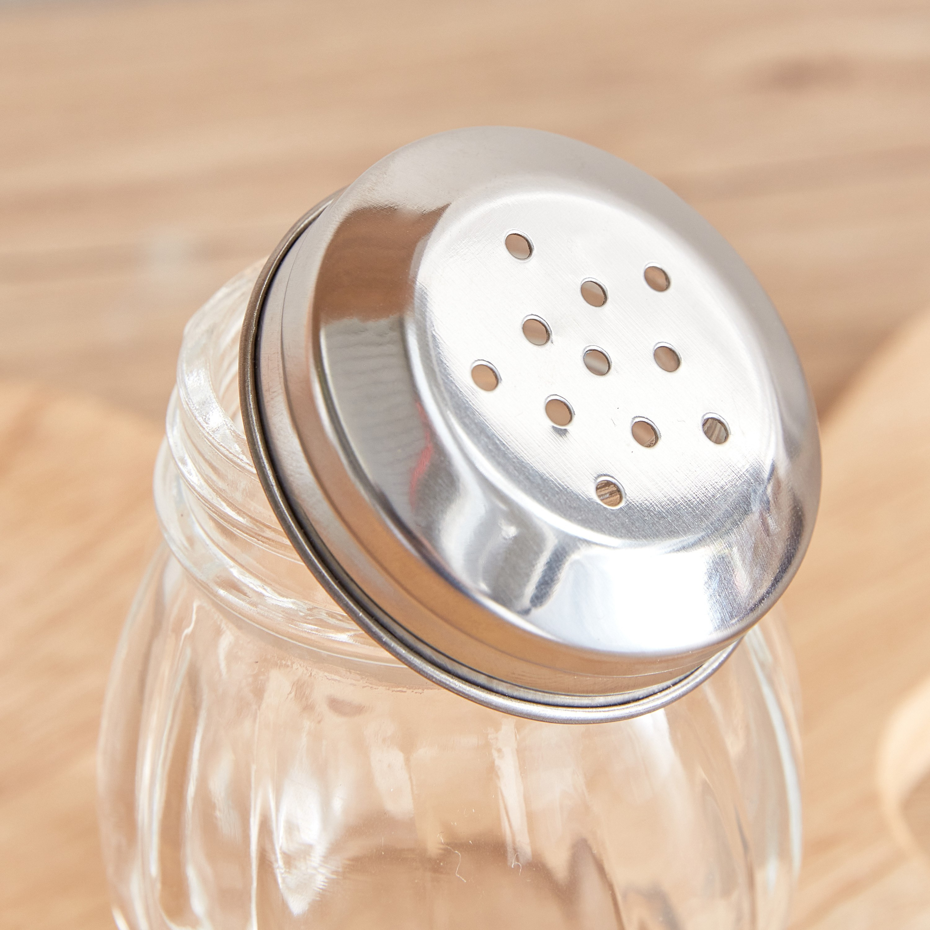 Essential Salt and Pepper Shaker-hbxhomeware-hbxkitchen-image-3